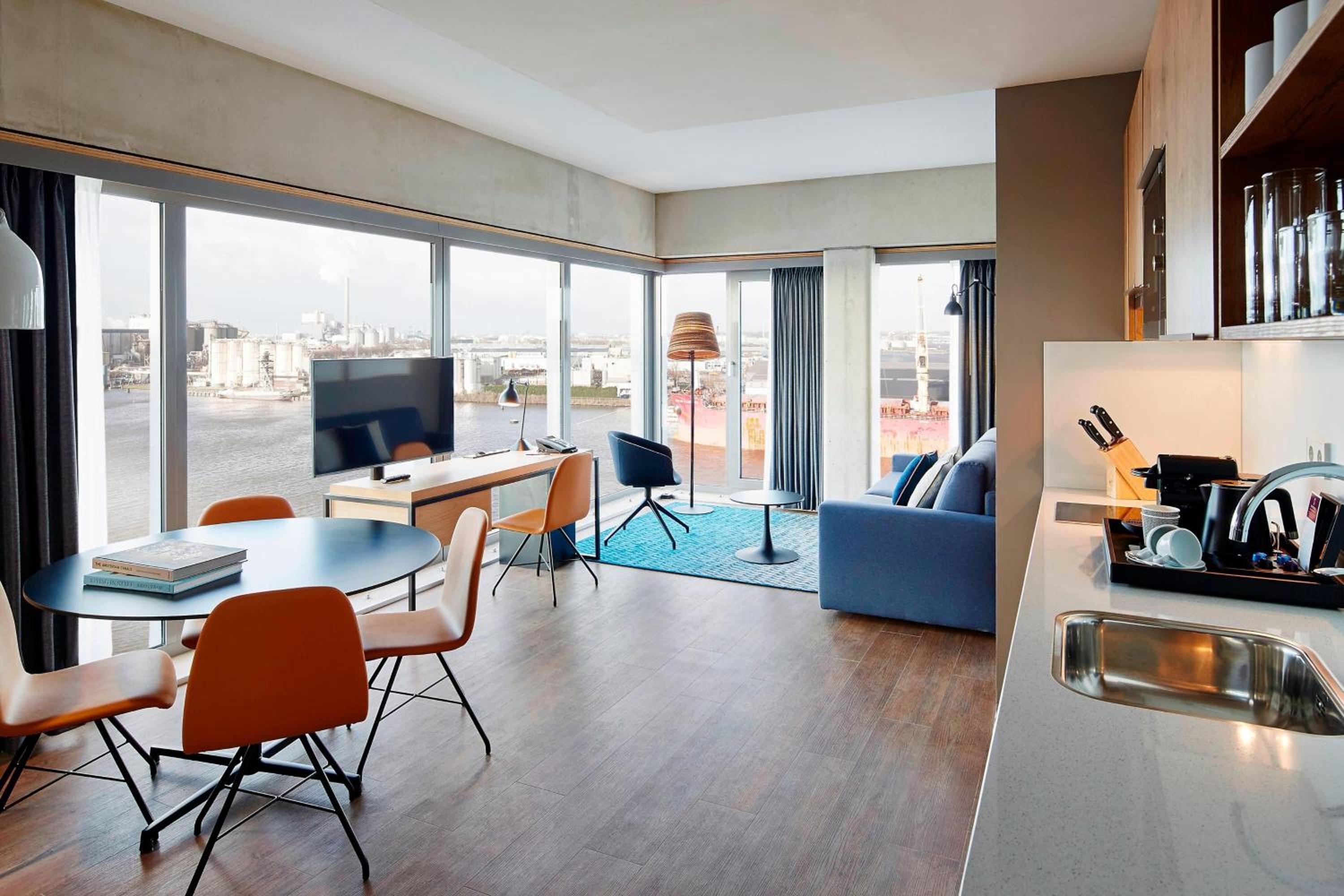 One-Bedroom Suite photo 1