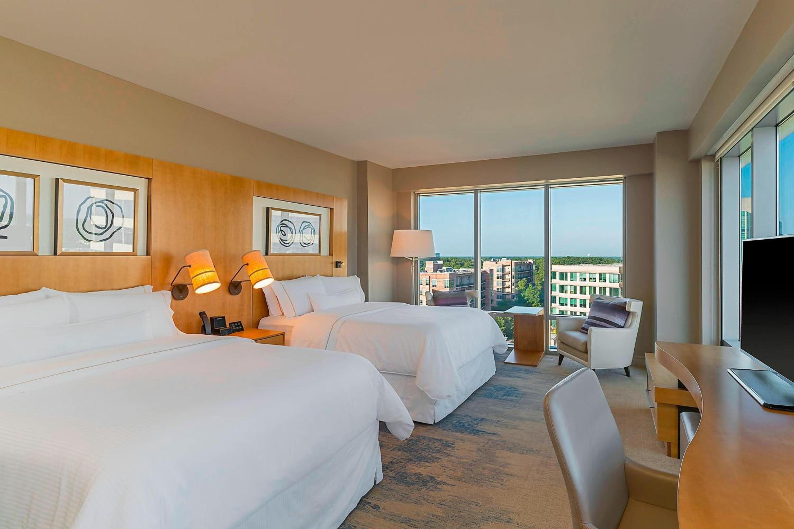 Premium 2 Queens, Larger Guest room, 2 Queen, Waterway view photo 2