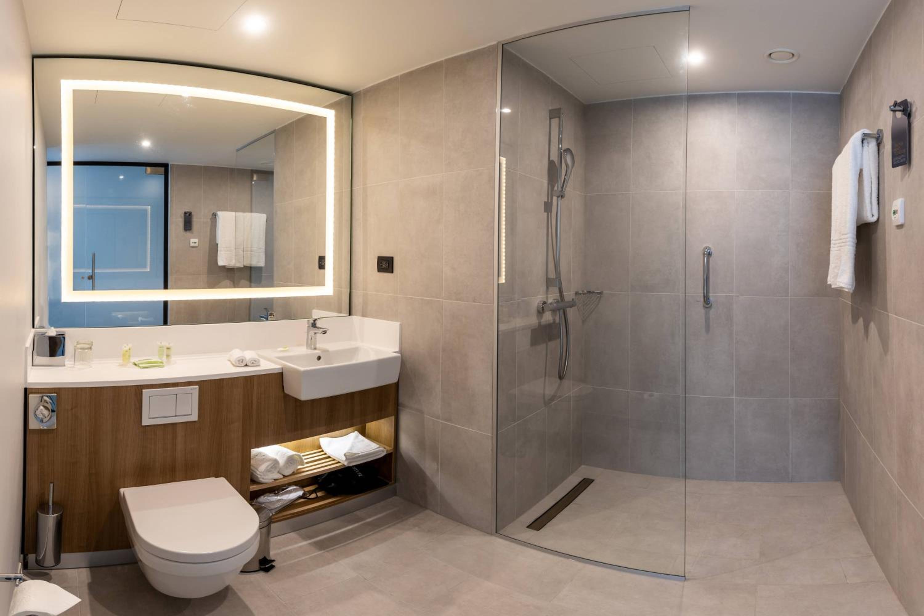 Standard King, Guest room, 1 King - Photo 5