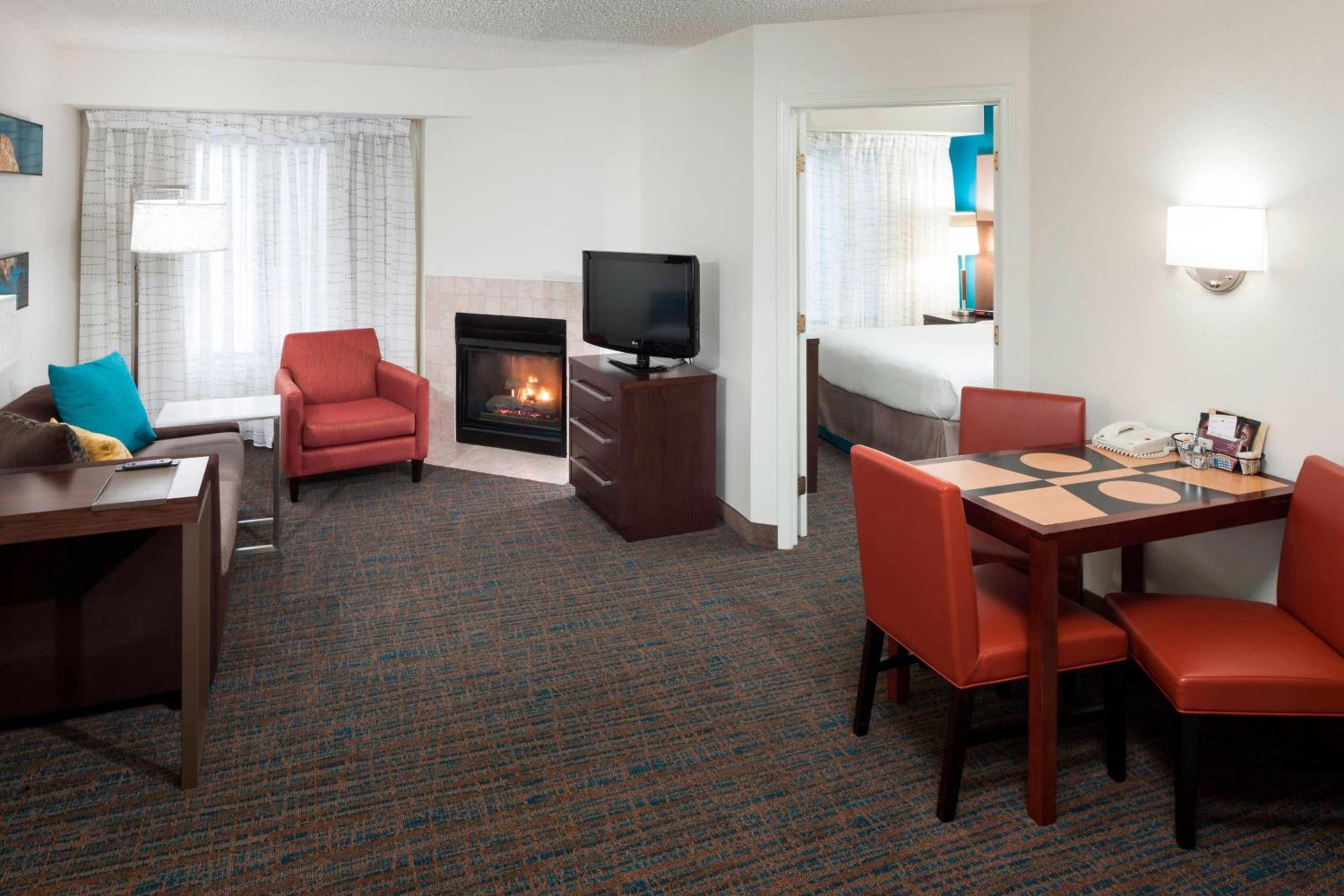 Two-Bedroom Suite with Sofa Bed and Fireplace - Photo 1