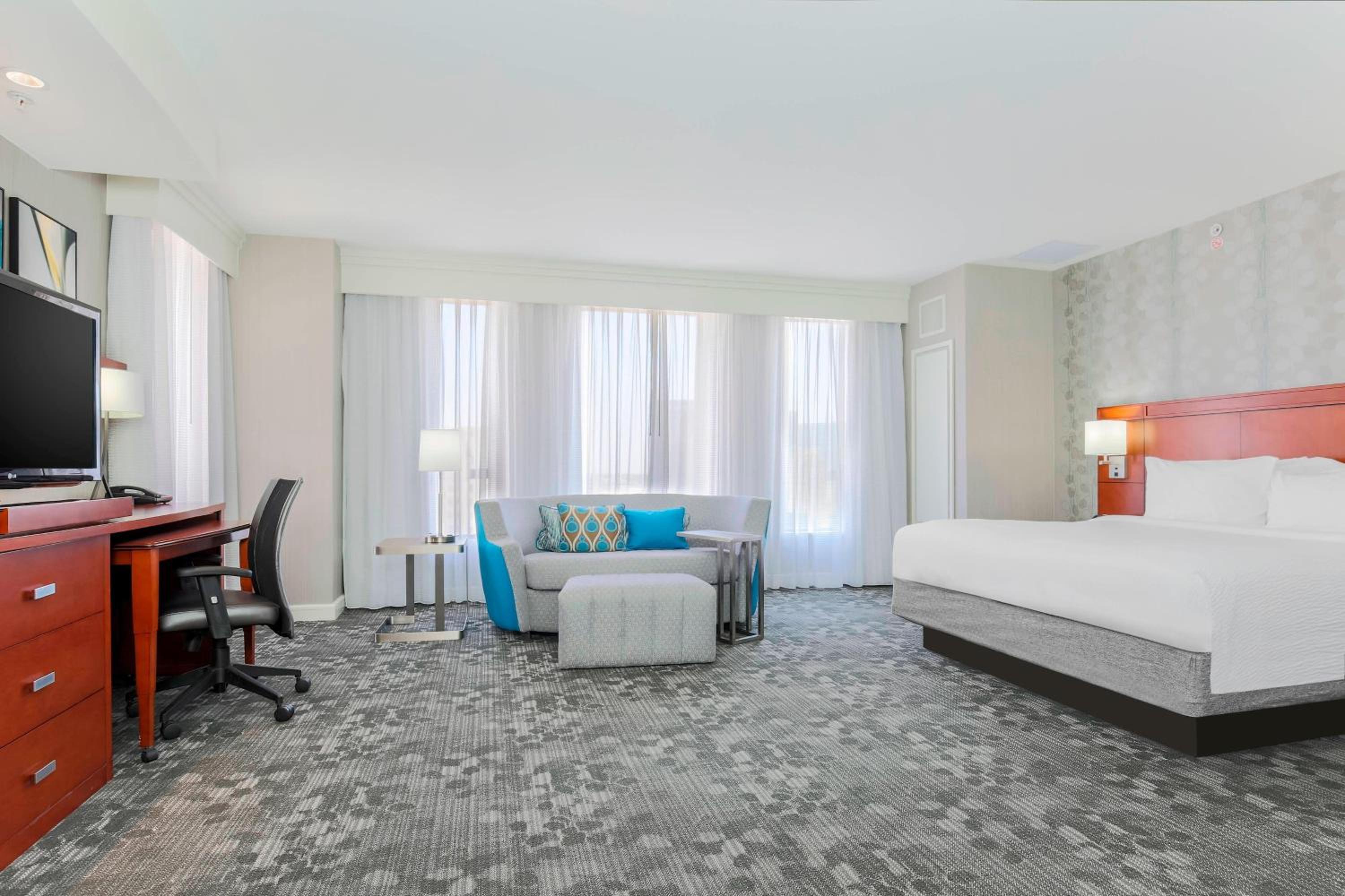 King Suite - Photo 3