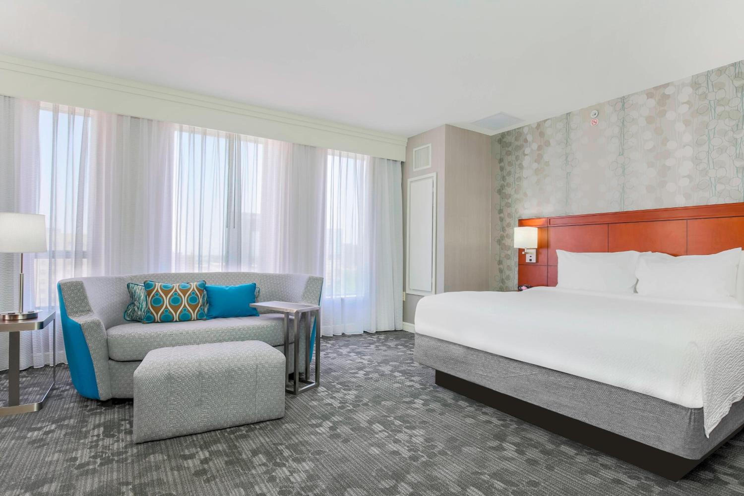 King Suite - Photo 2