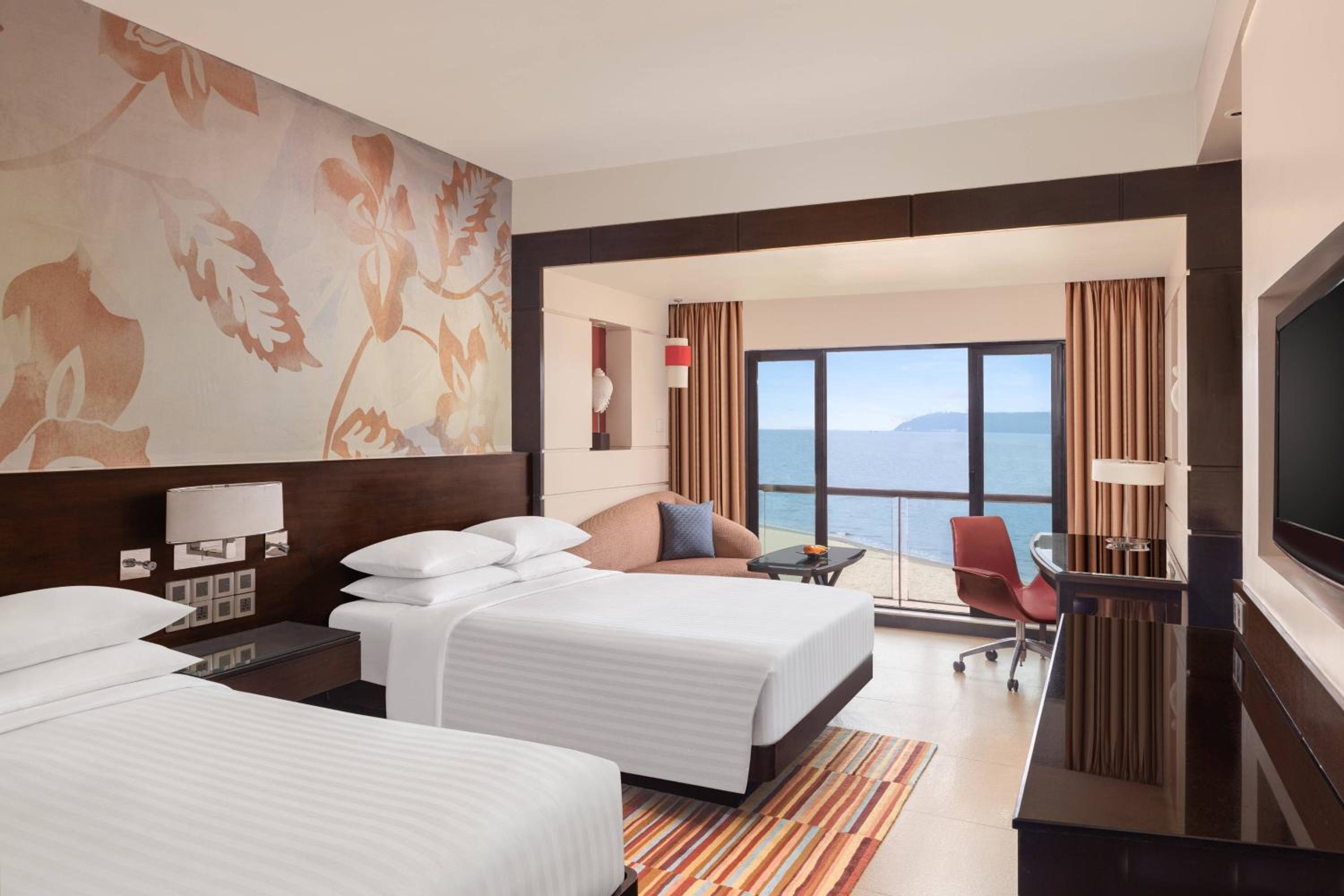 Queen Room with Two Queen Beds and Bay View  - Photo 1