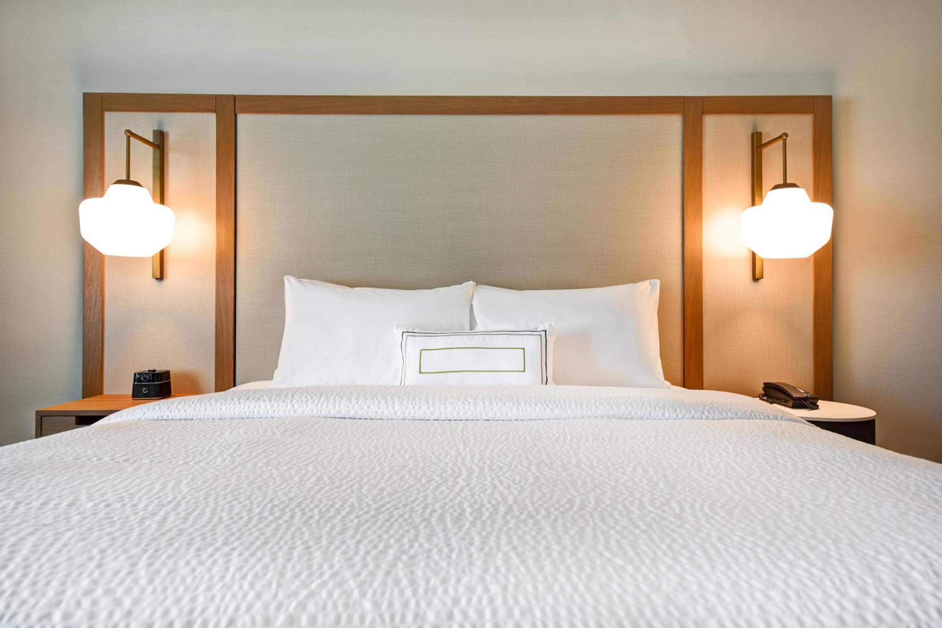 Guest Room, 1 King - Photo 5