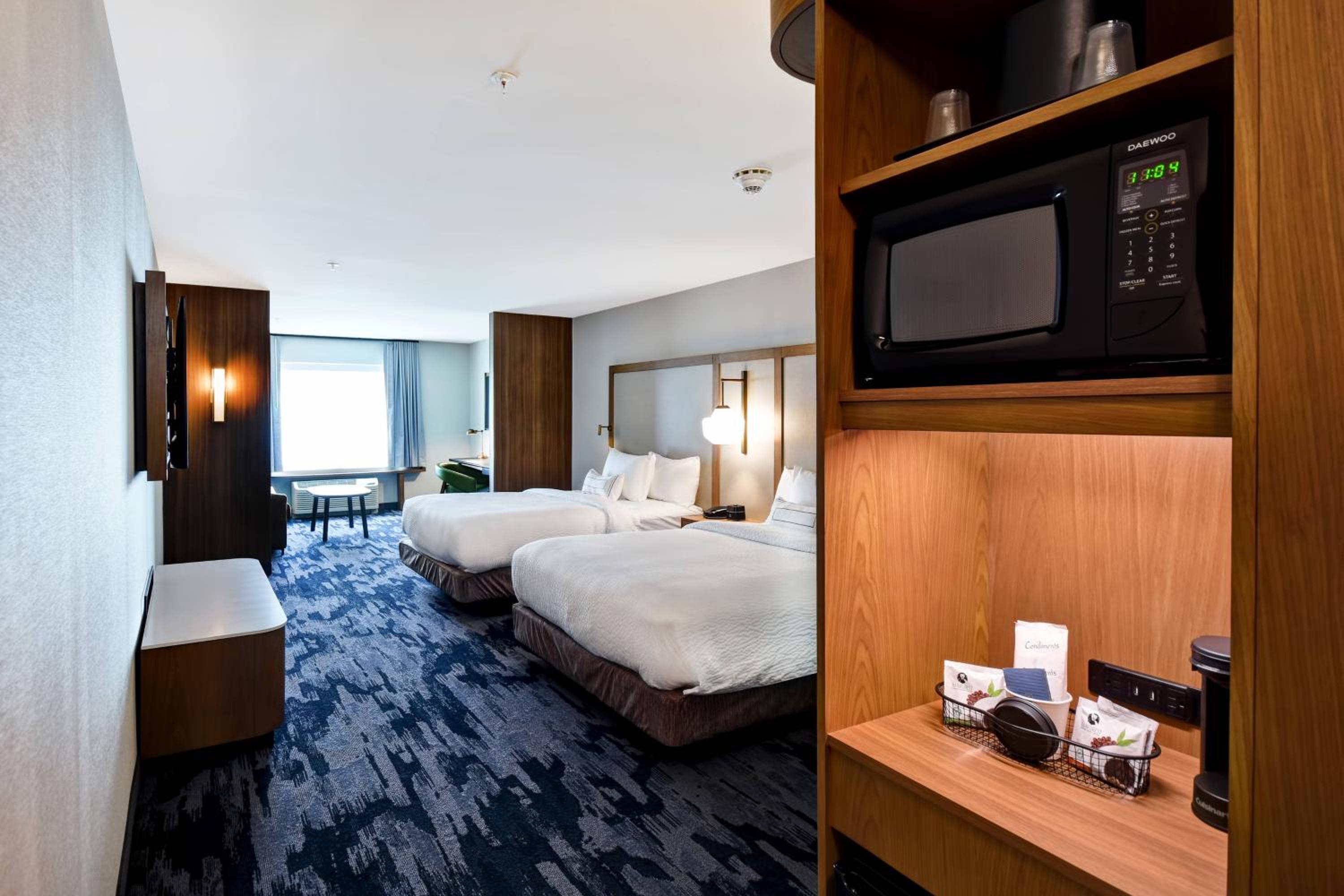 Suite, 2 Queen, Sofa bed - Photo 1