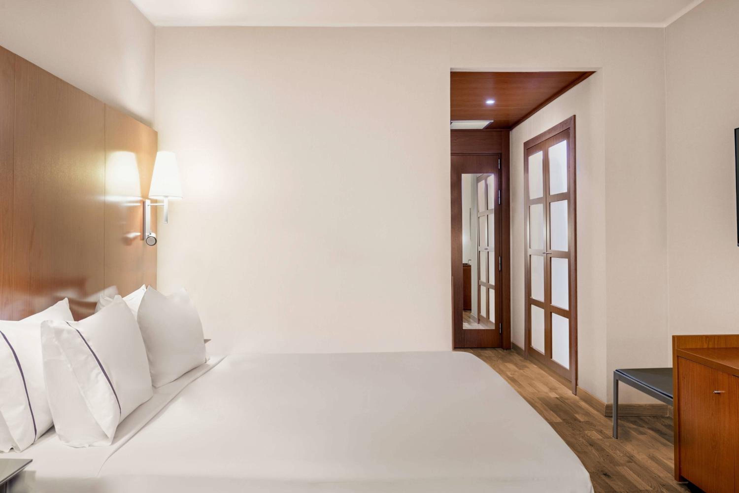 Superior King Room with Sofa Bed