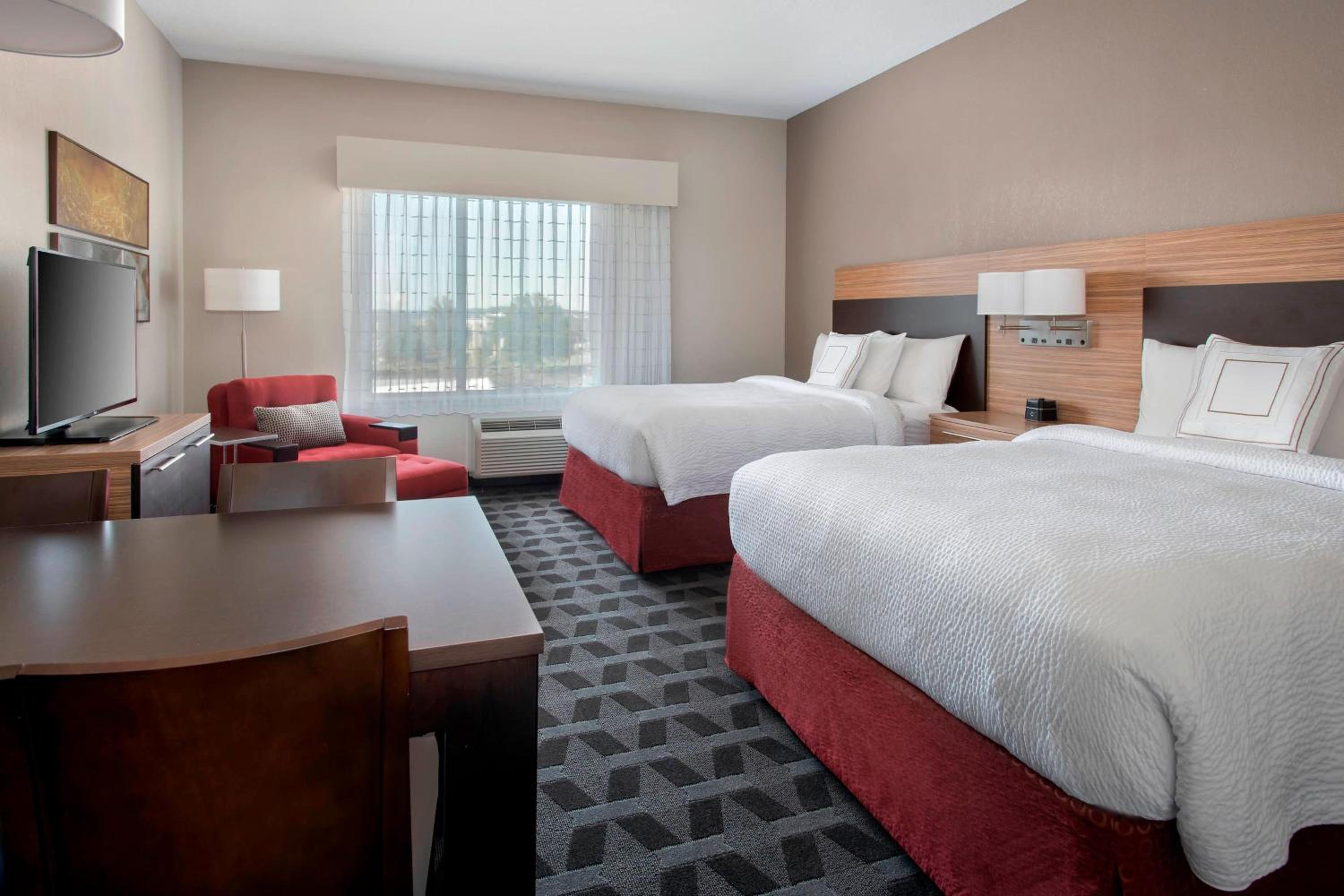 Studio with Two Queen Beds and Roll-In Shower - Mobility and Hearing Accessible