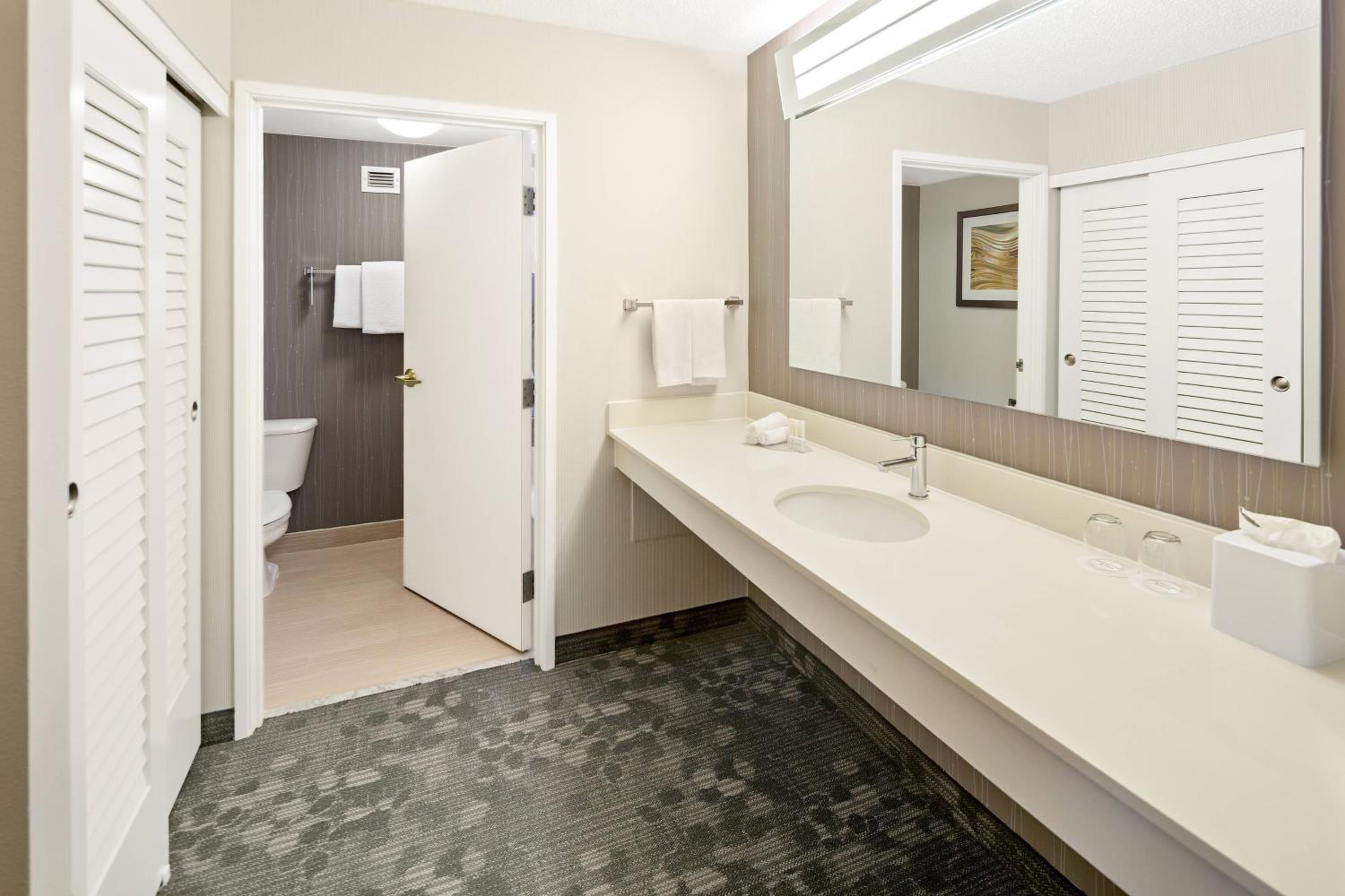 1 Bedroom 2 room Suite, 2 Queen, Sofa bed - Photo 3