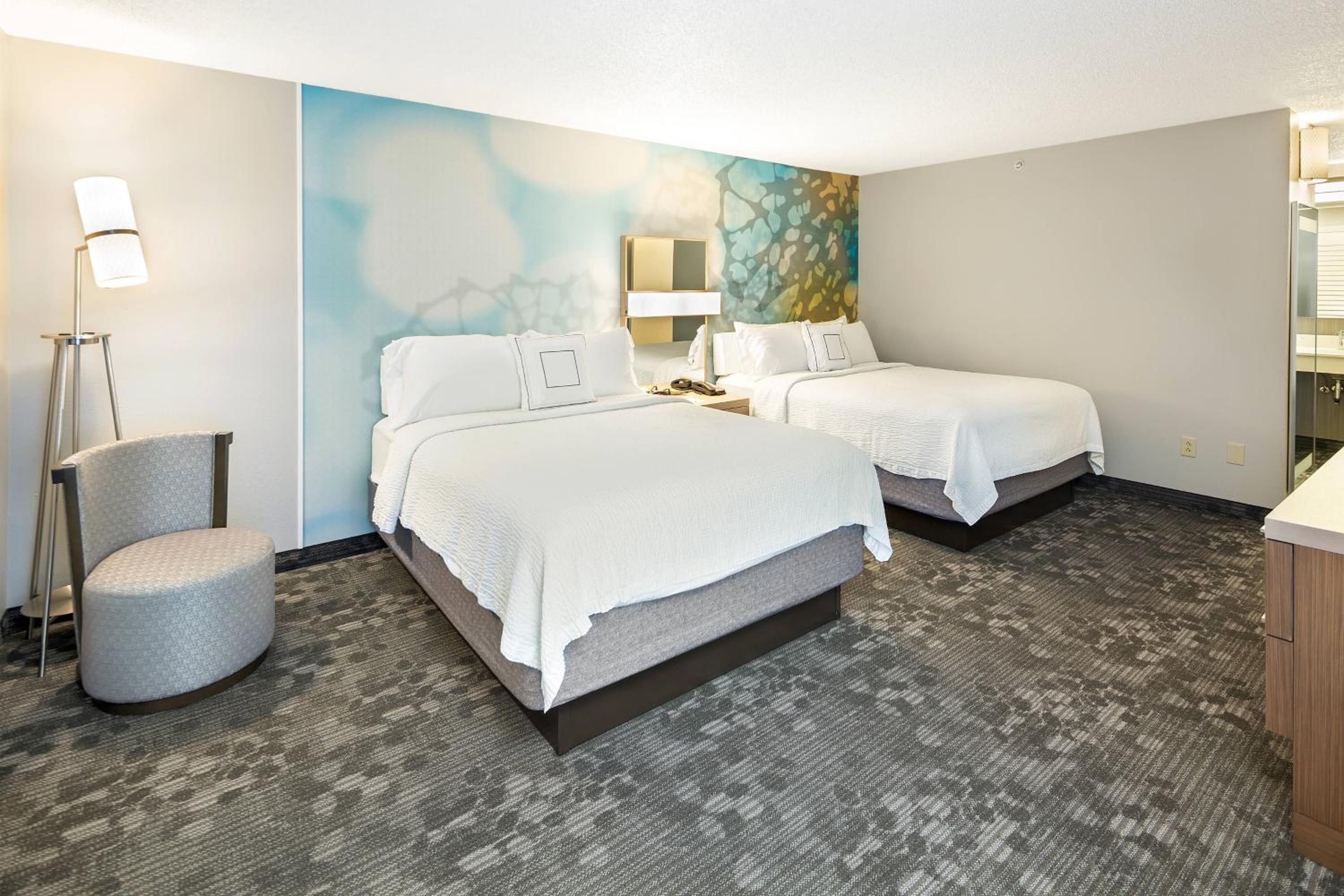 1 Bedroom 2 room Suite, 2 Queen, Sofa bed - Photo 4