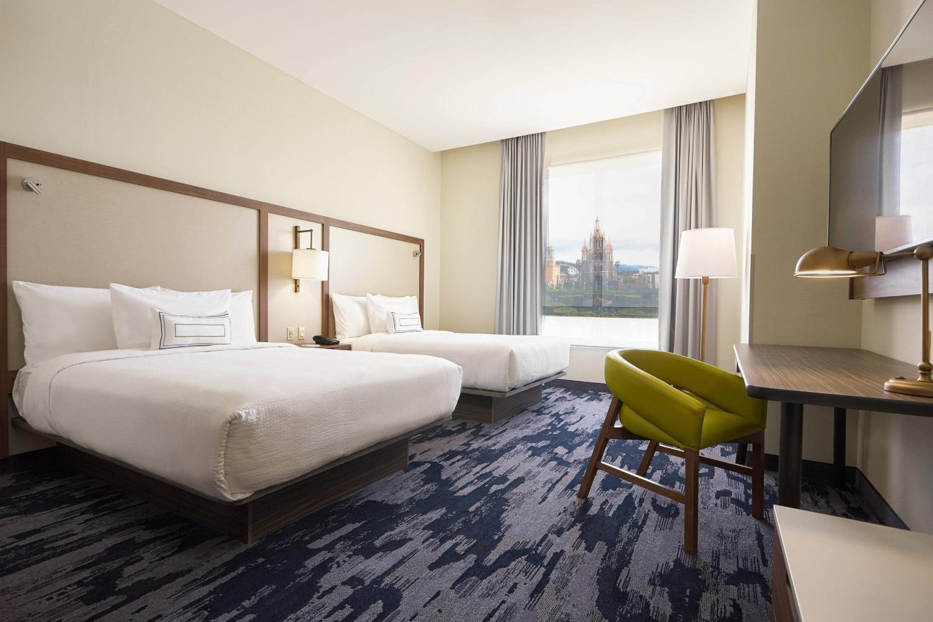 Guest room, 2 Double, City view