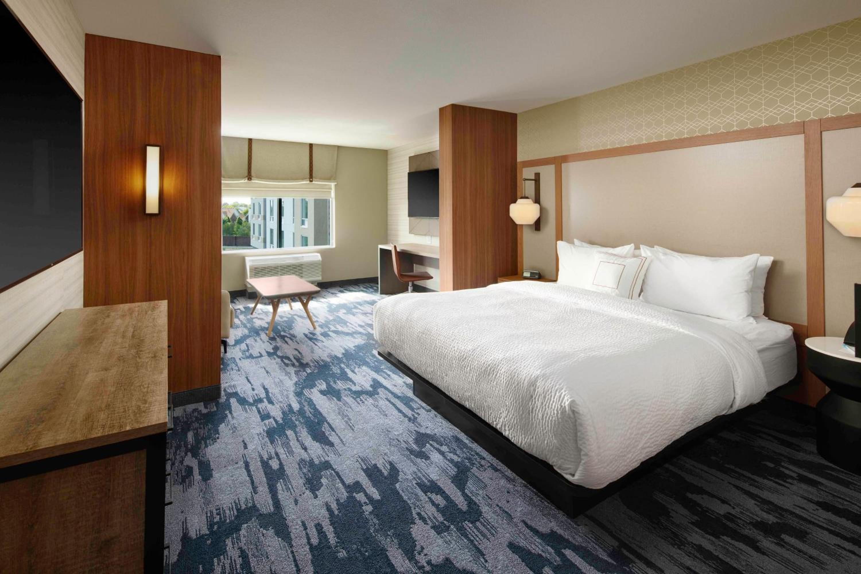 Executive King Suite with Sofa Bed photo 2