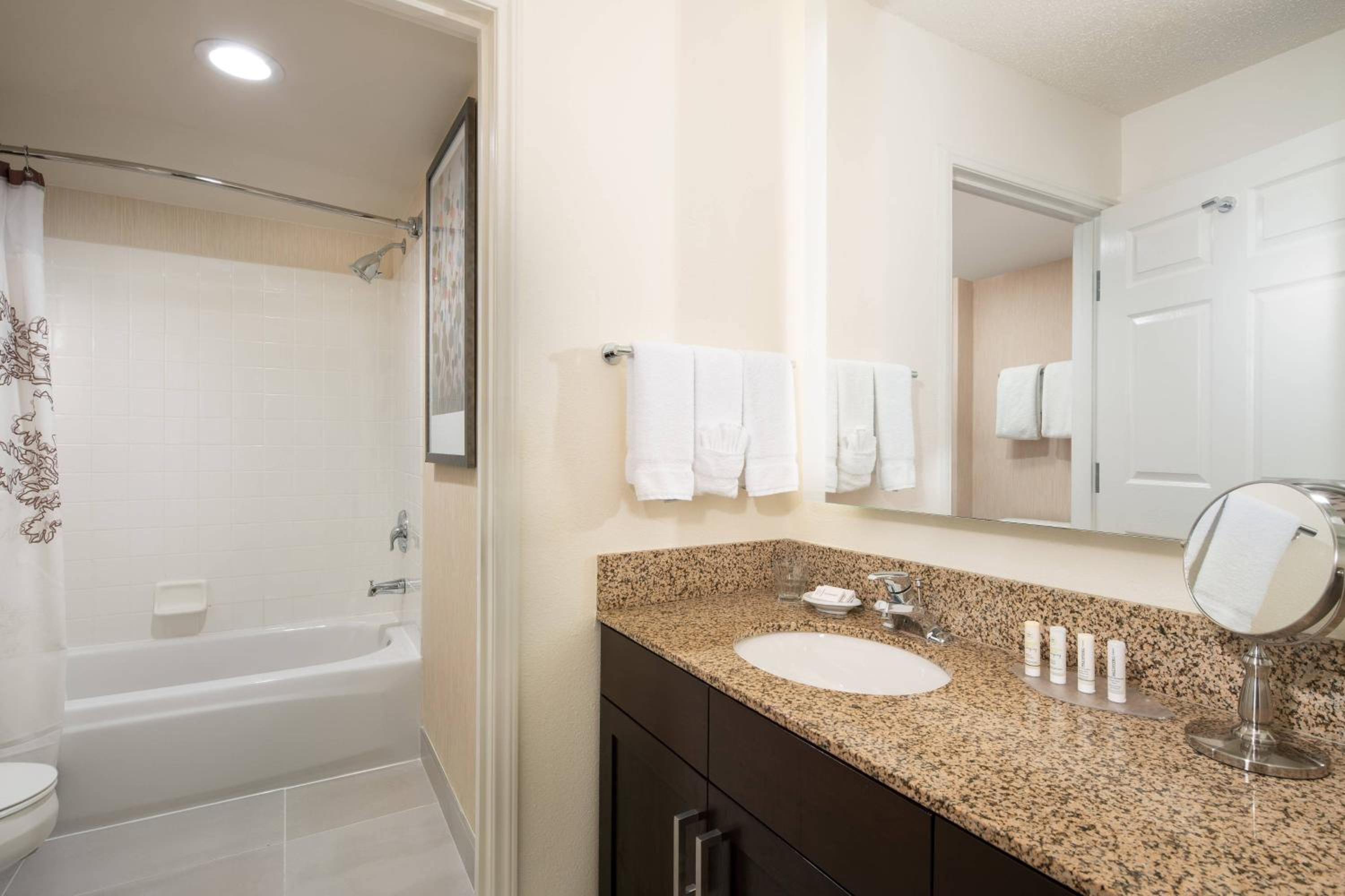 Two-Bedroom Suite photo 3
