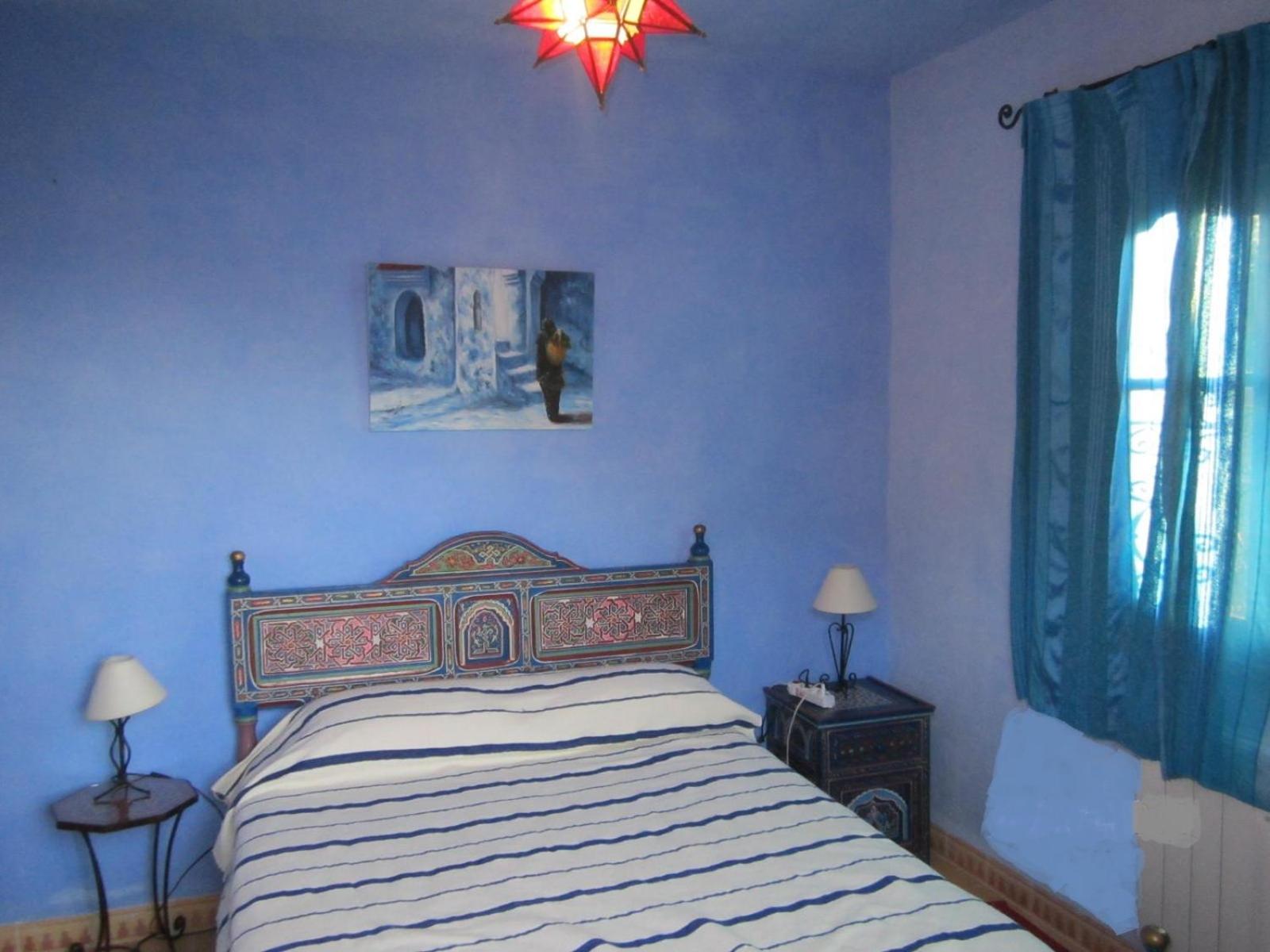 Apartment with Balcony - Photo 2