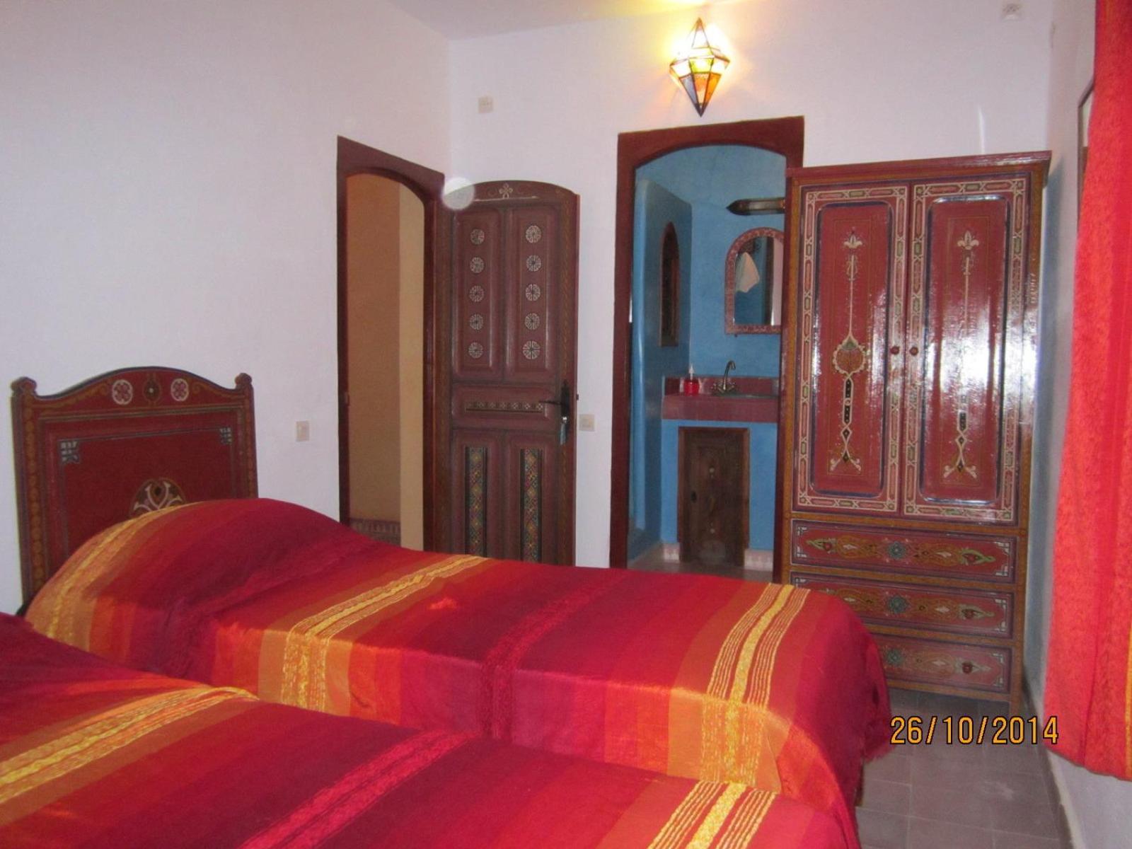 Twin Room with Private Bathroom - Photo 2