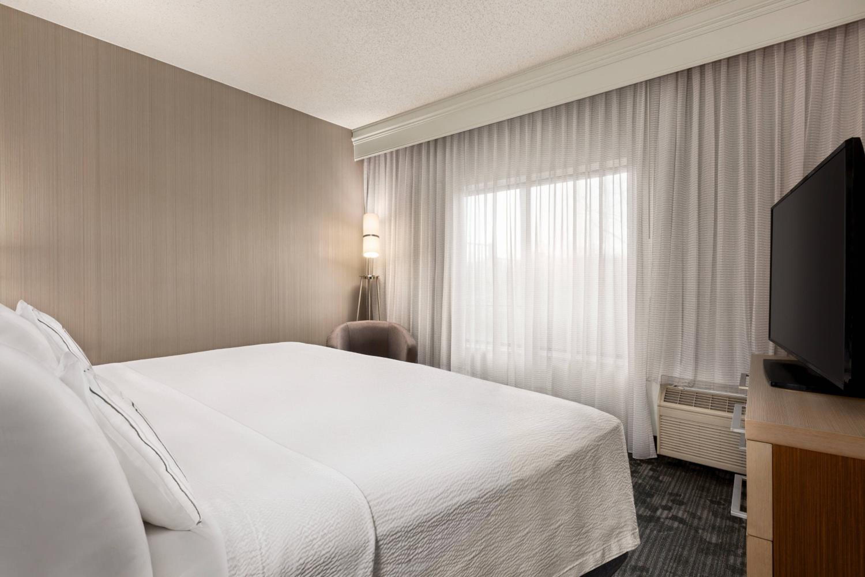 King Suite with Sofa Bed - Photo 3