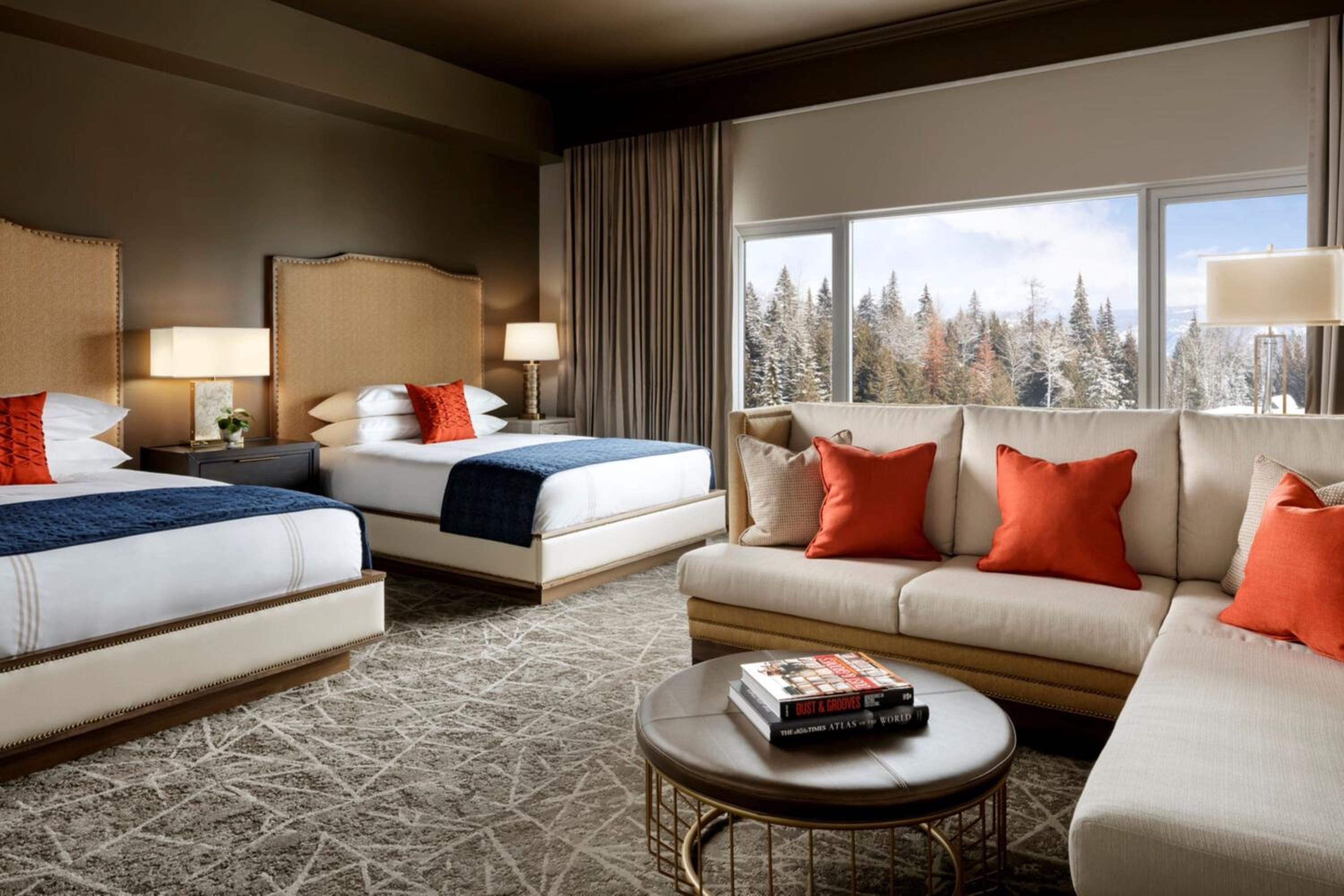 Junior Suite with Two Queen Beds and Inland View photo 3