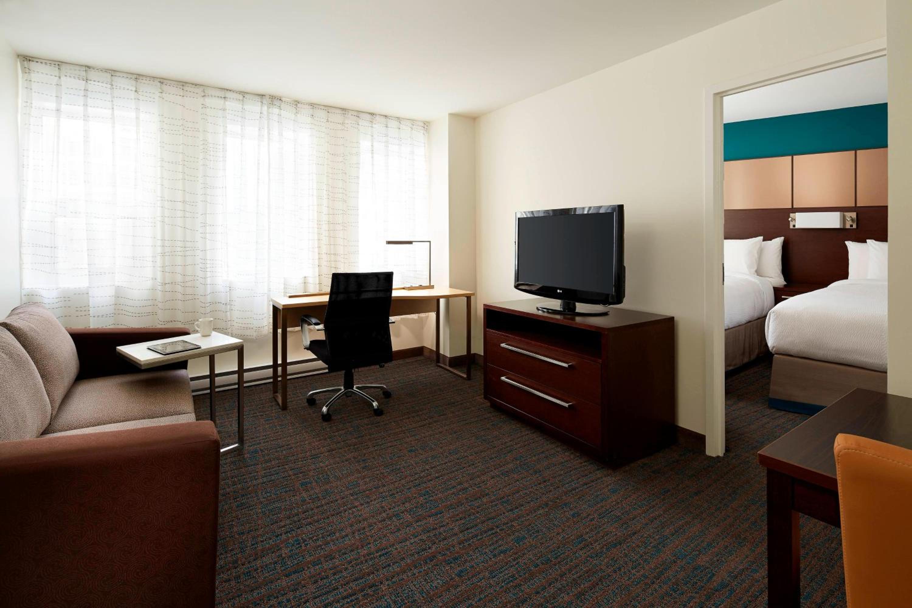 One-Bedroom Two double beds Suite with Sofa Bed