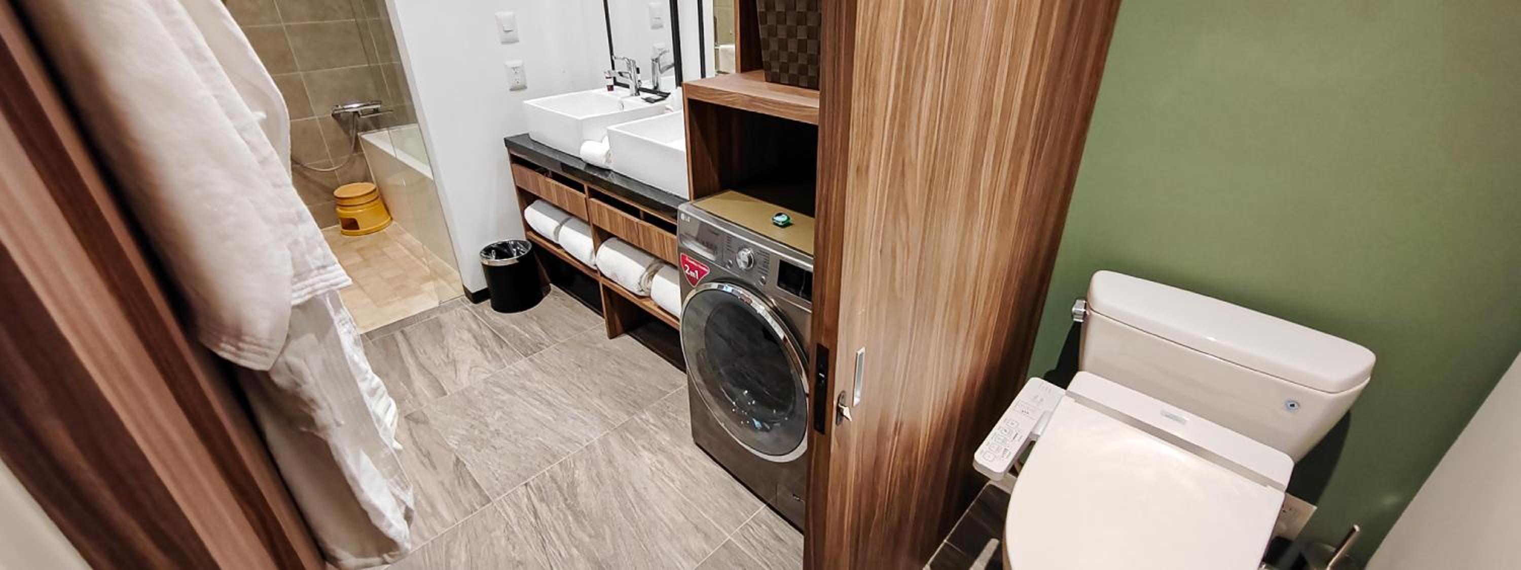 Two-Bedroom Suite - Photo 4