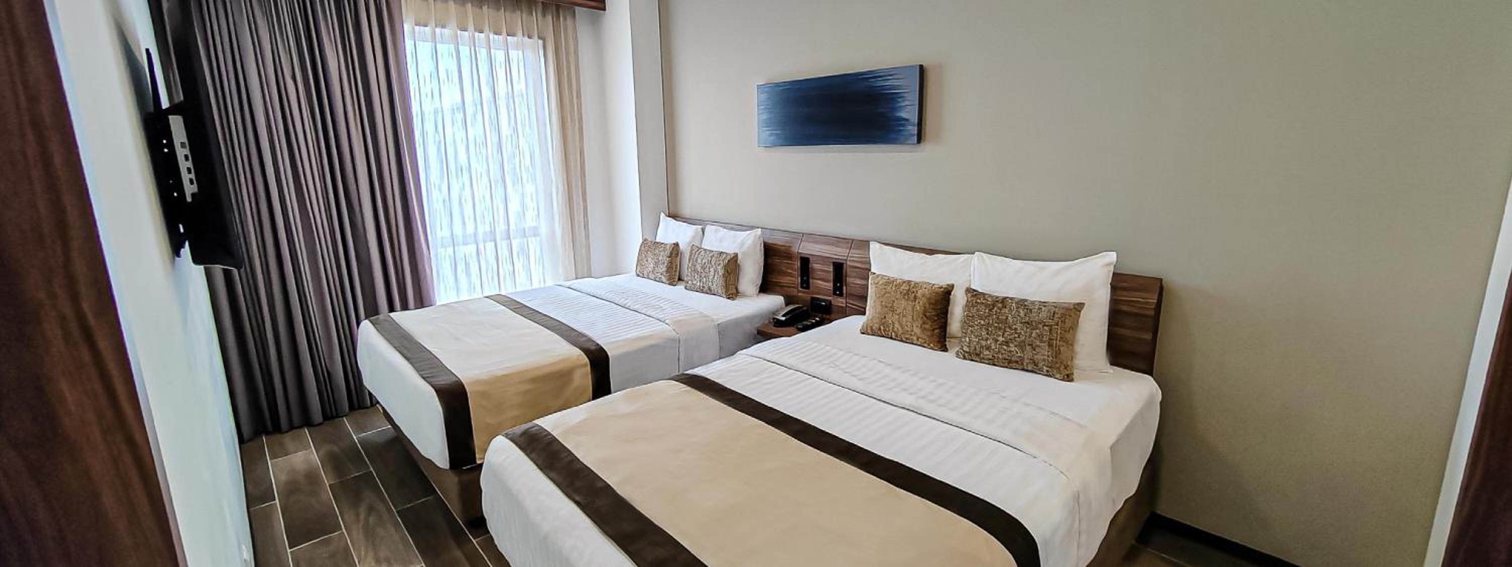 Two-Bedroom Suite - Photo 2
