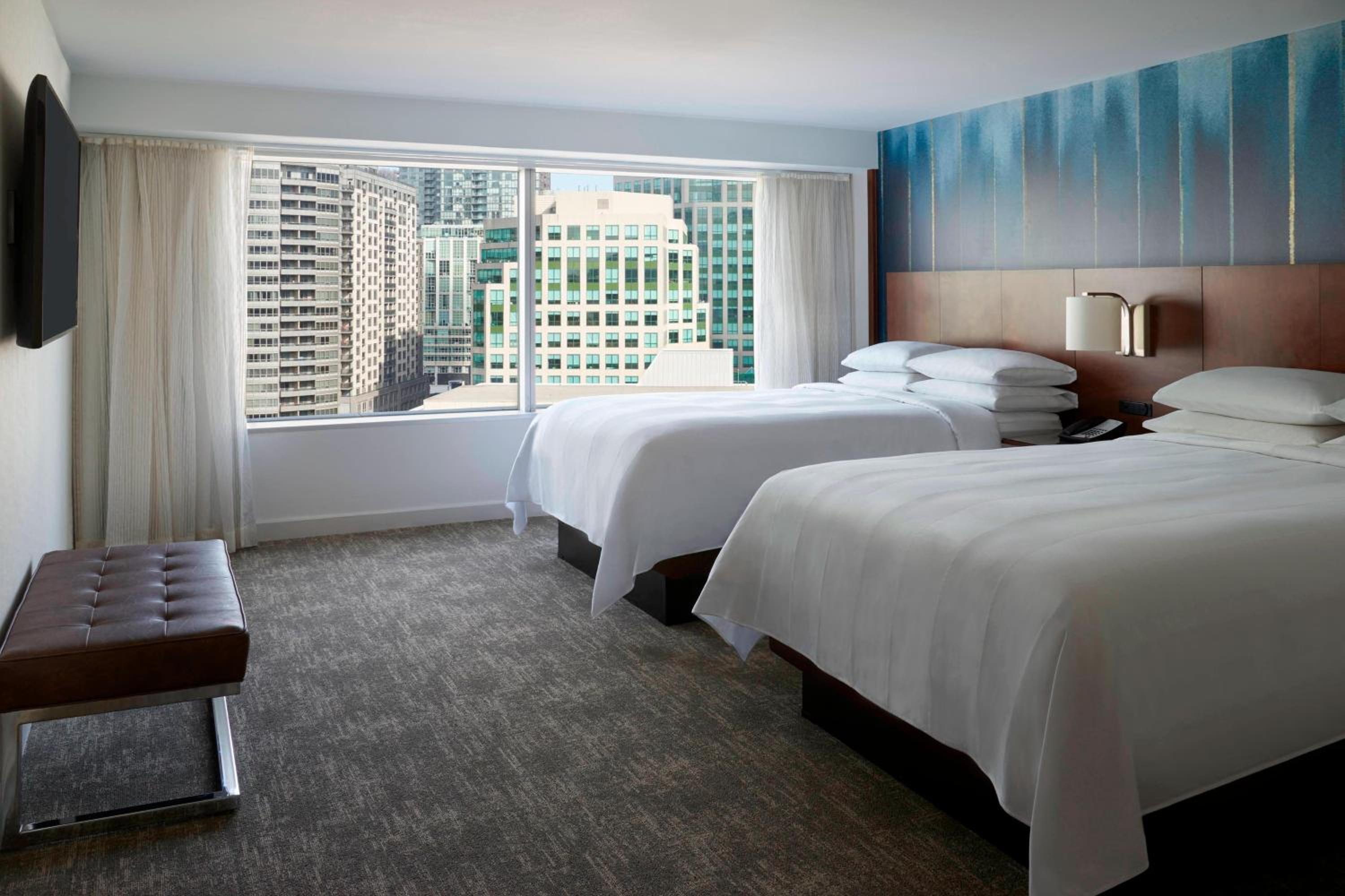 1 Bedroom Suite, 2 Double, Sofa bed, City view thumbnail 6