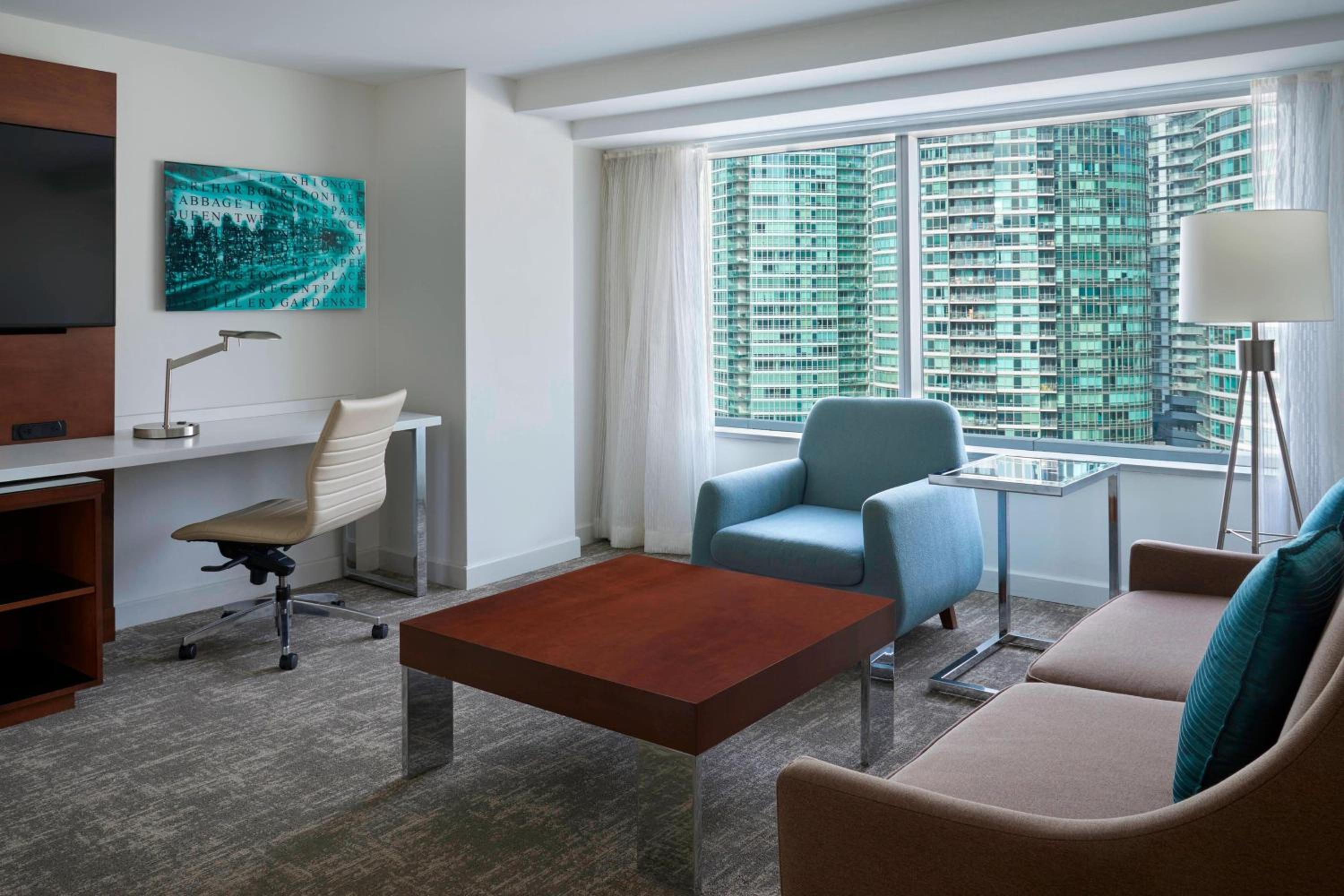 1 Bedroom Suite, 2 Double, Sofa bed, City view thumbnail 6