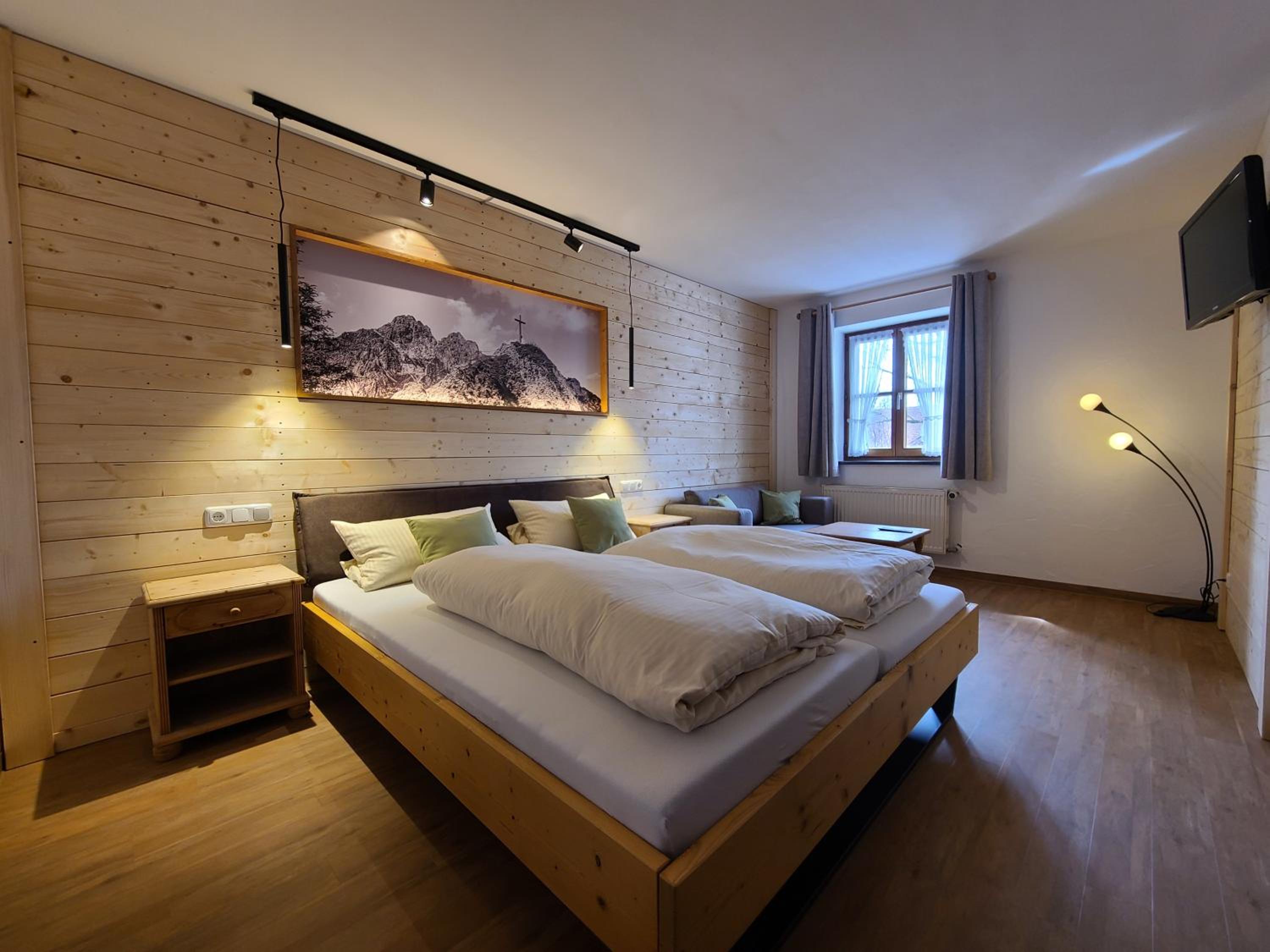 Double Room with Private Bathroom - Photo 6