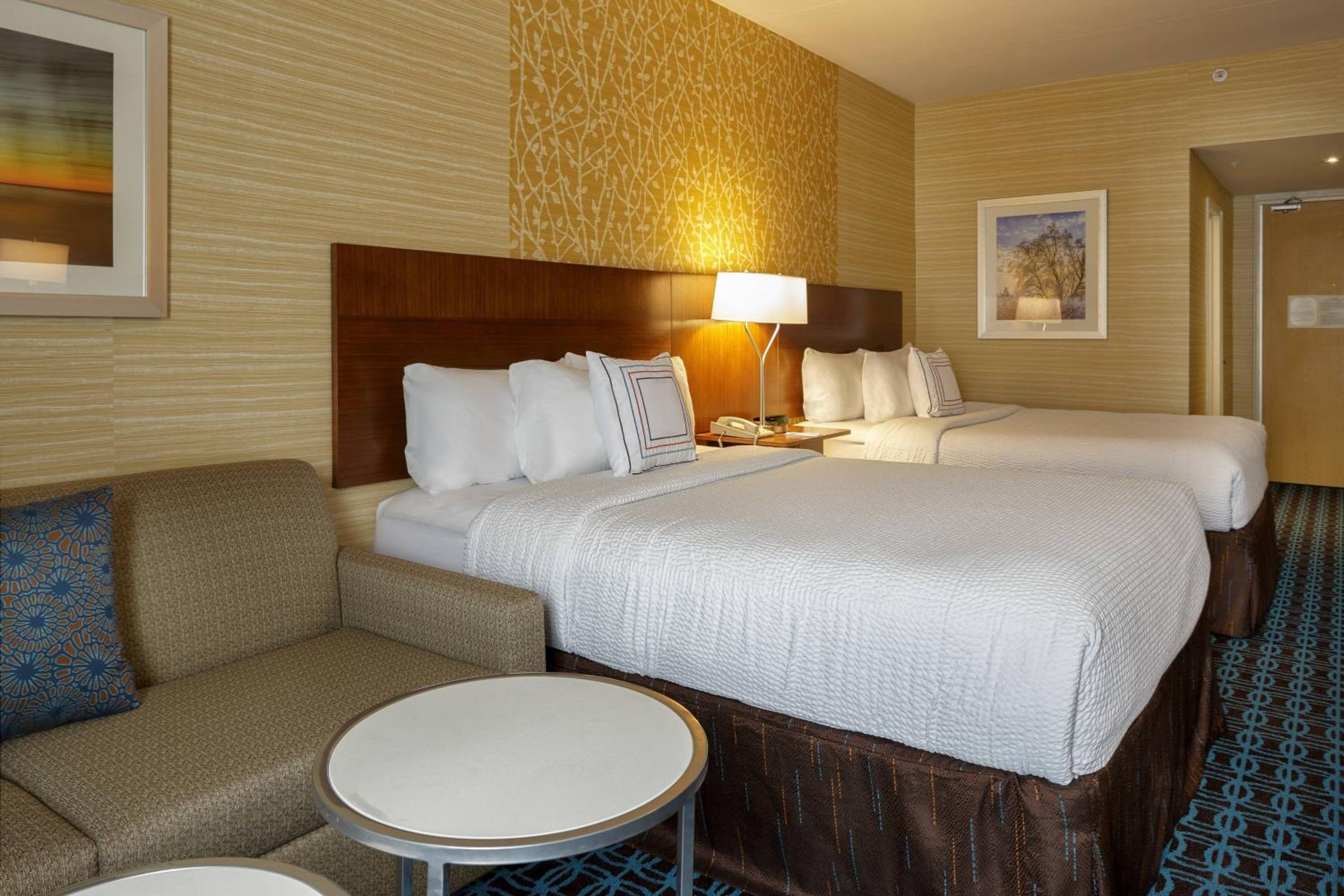Queen Room with Two Queen Beds - Photo 1