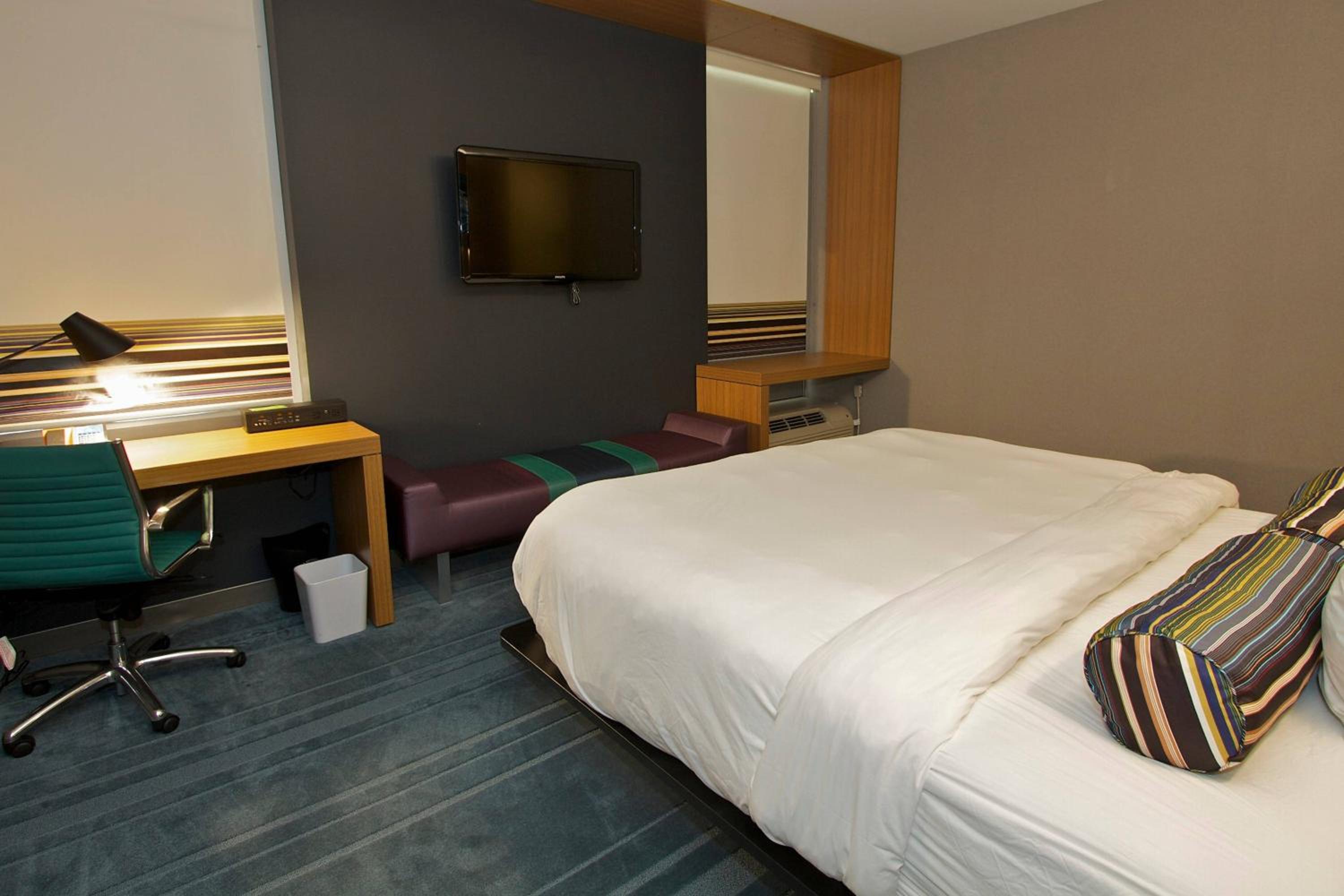 Aloft, Guest room, 1 King - Photo 1
