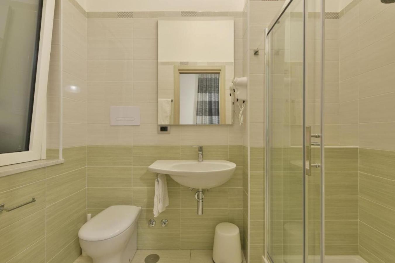 One-Bedroom Apartment - Separate Building photo 2