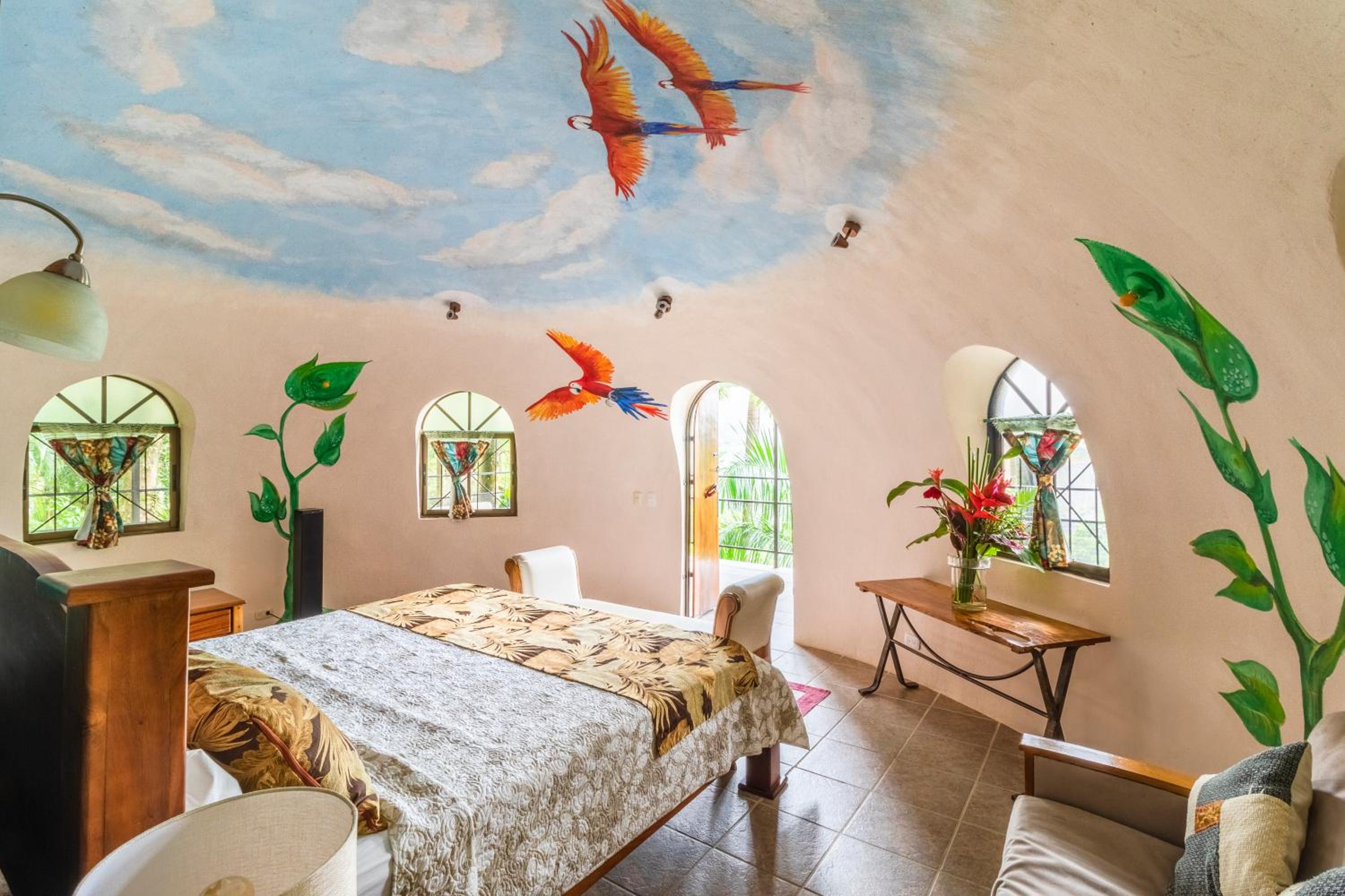 Tree Top Honeymoon Dome