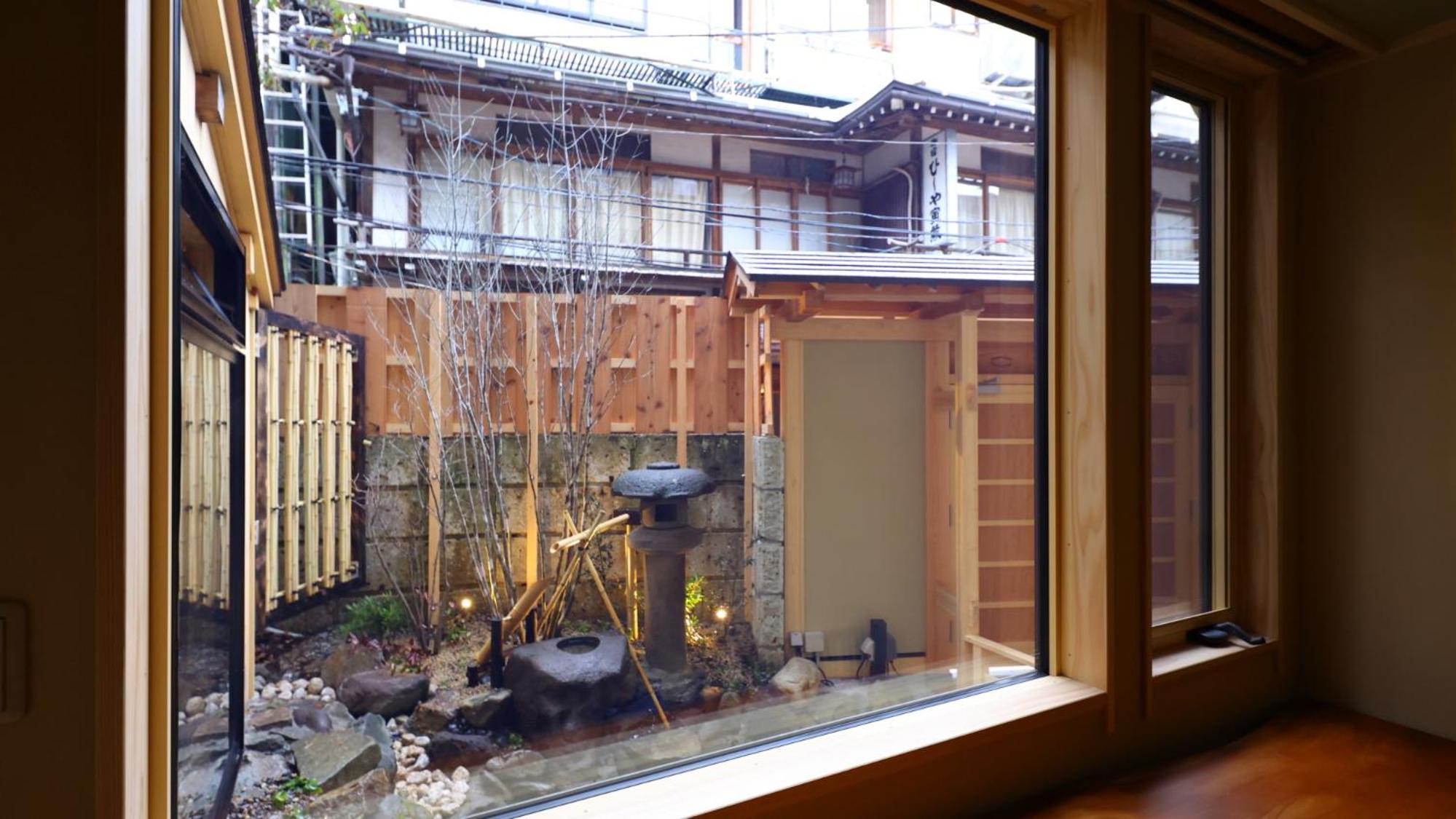 Deluxe Japanese-Style Room with Open-Air Bath photo 2