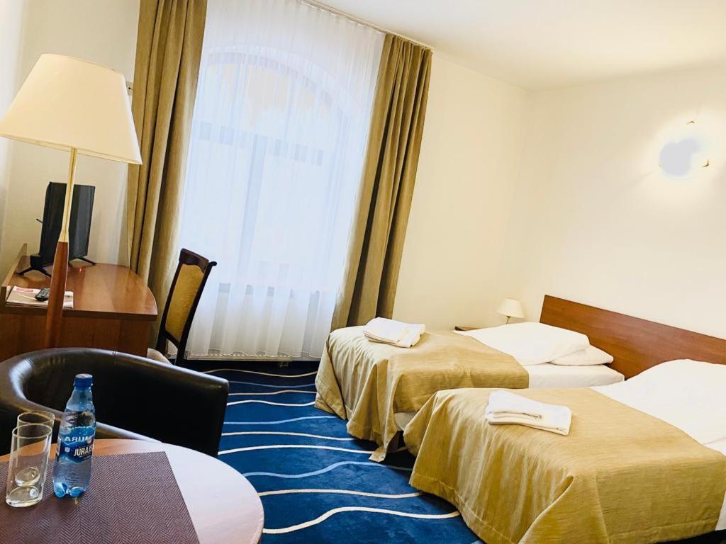 Twin Room - Photo 2