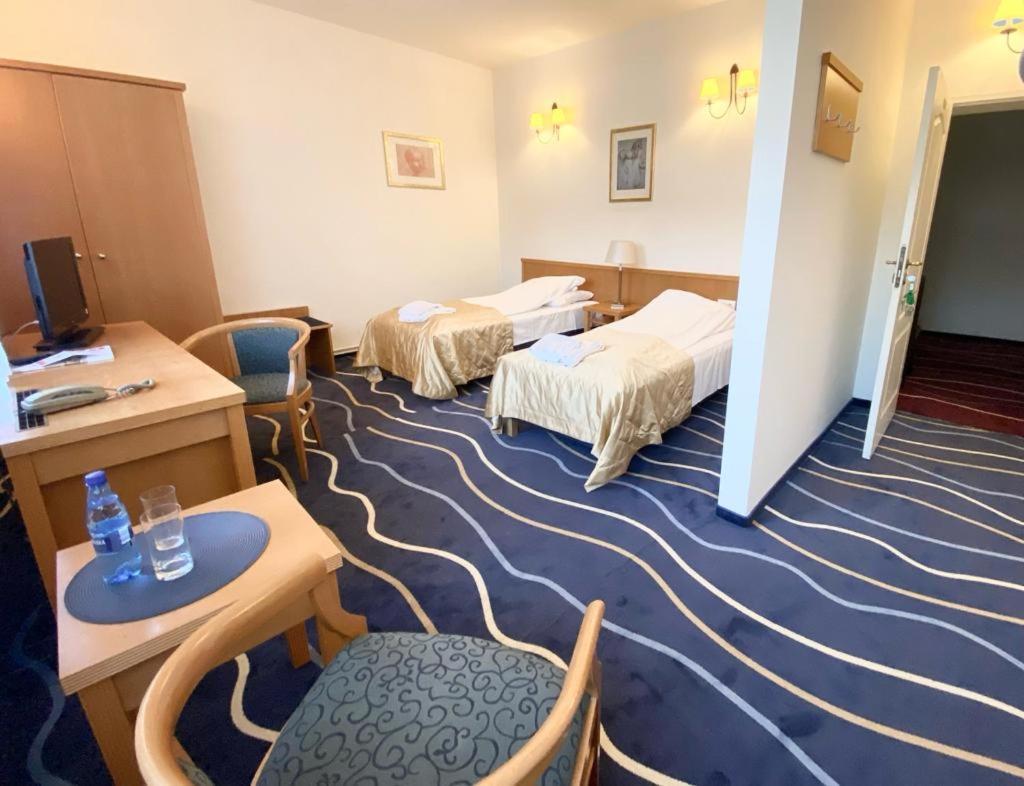 Twin Room - Photo 1