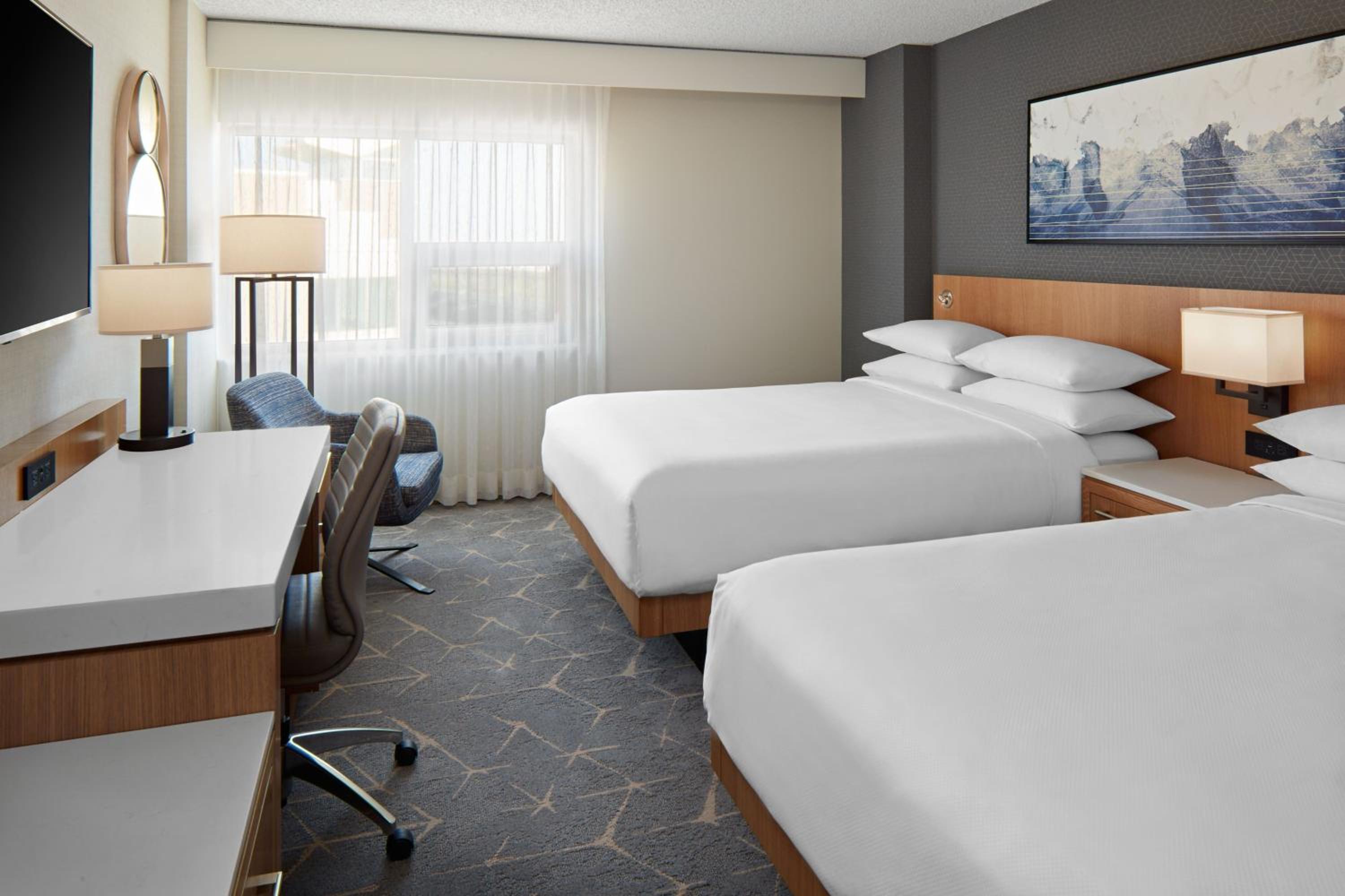 Premier Queen Room