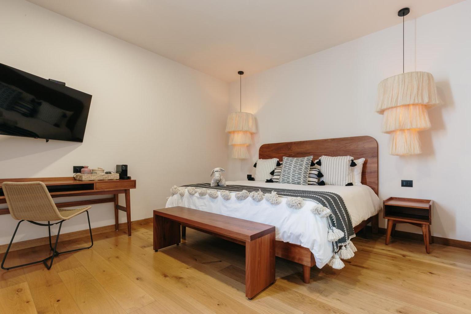 Superior King Room - Photo 2