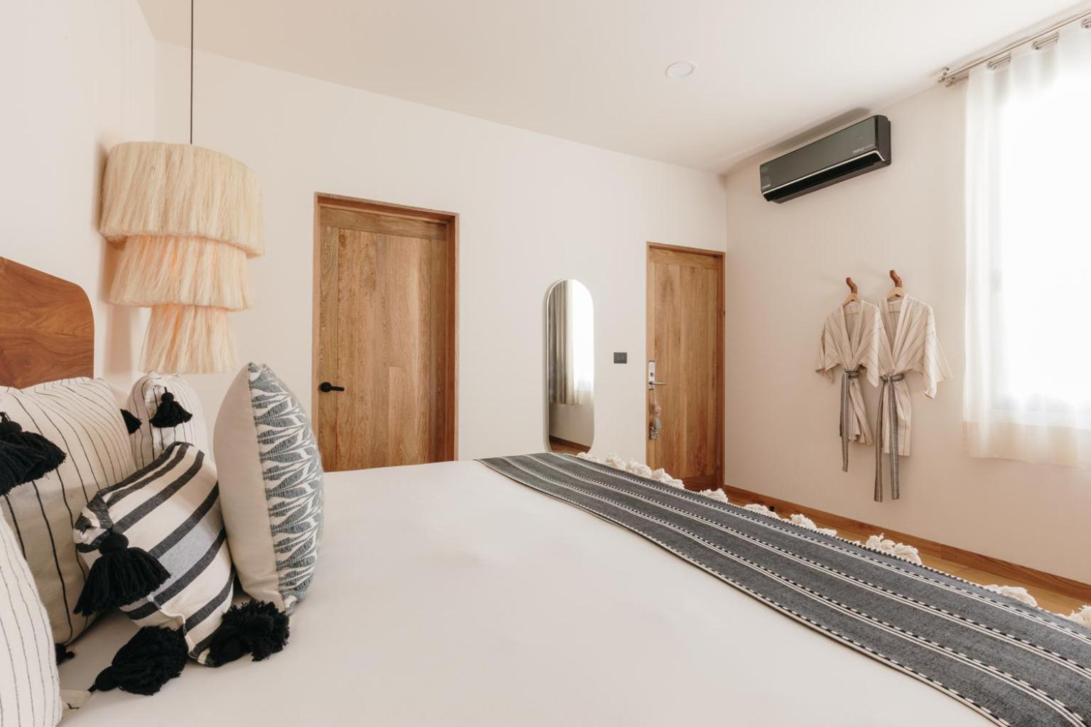 Superior King Room - Photo 1