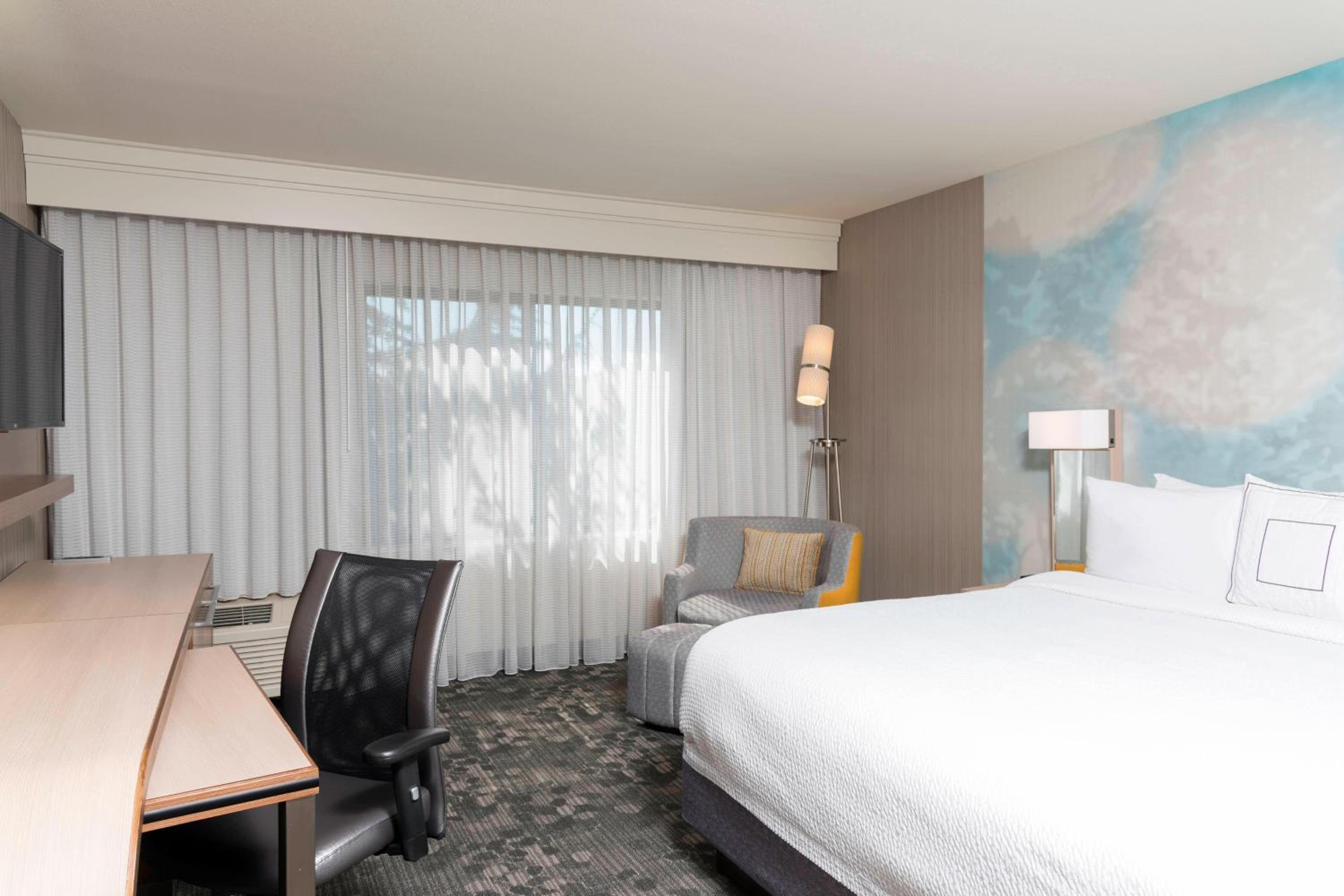King Guest Room - Photo 1