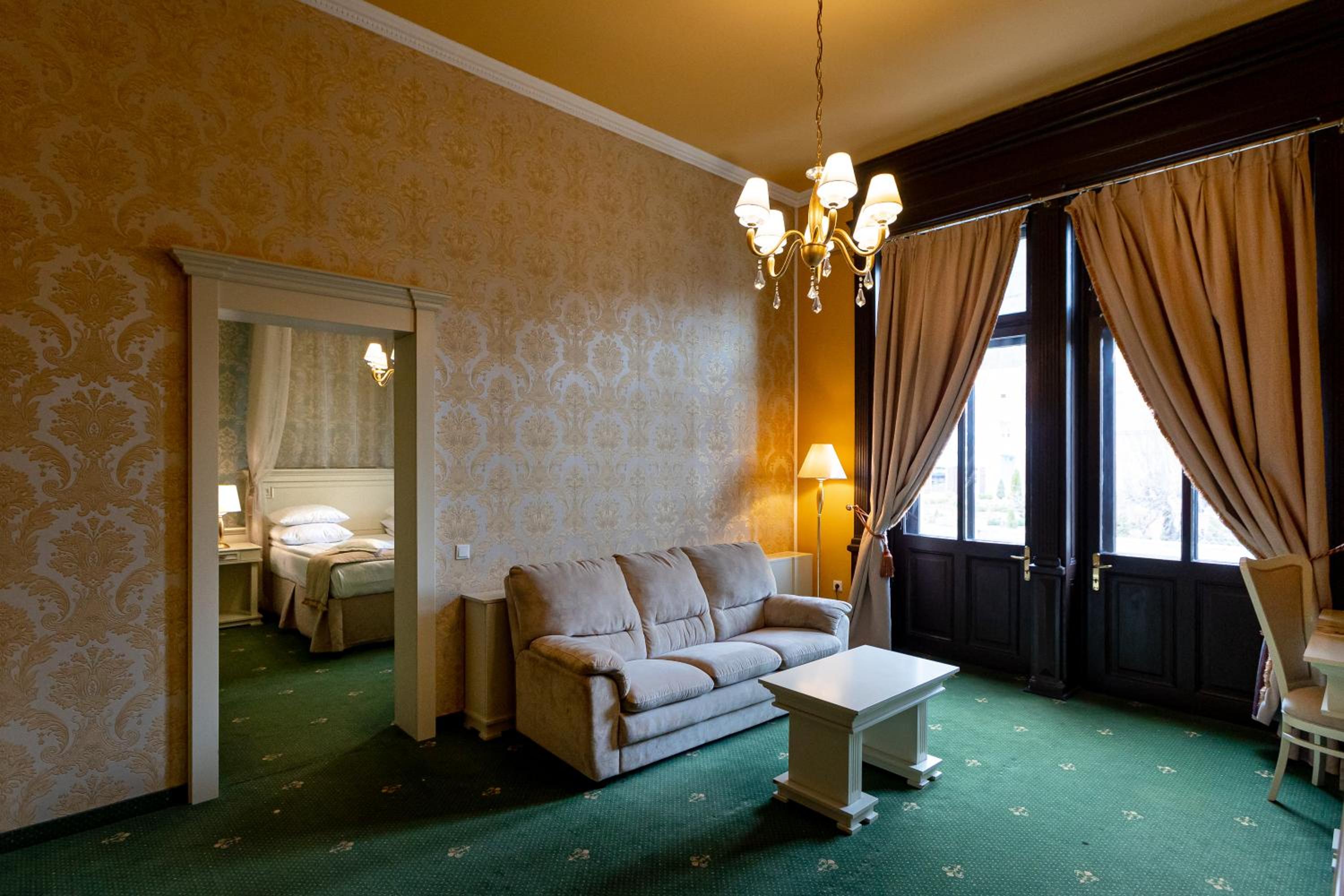 Presidential Suite with Citadel View photo 3