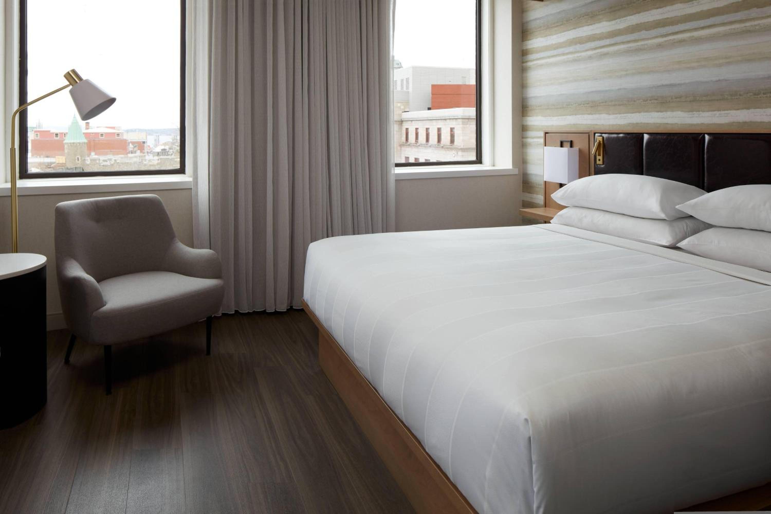 Guest King Room with City View - Photo 1