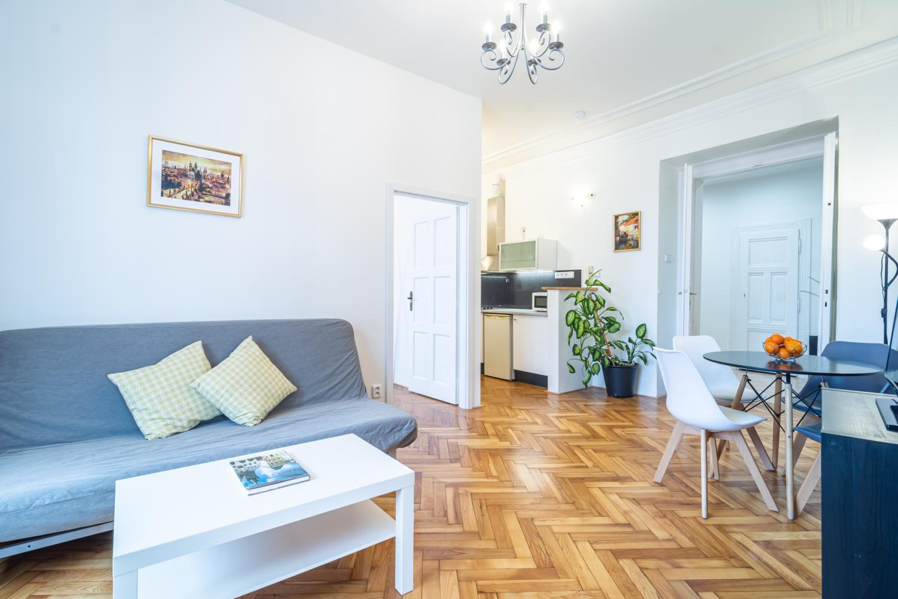 Two-Bedroom Apartment with Balcony thumbnail 6