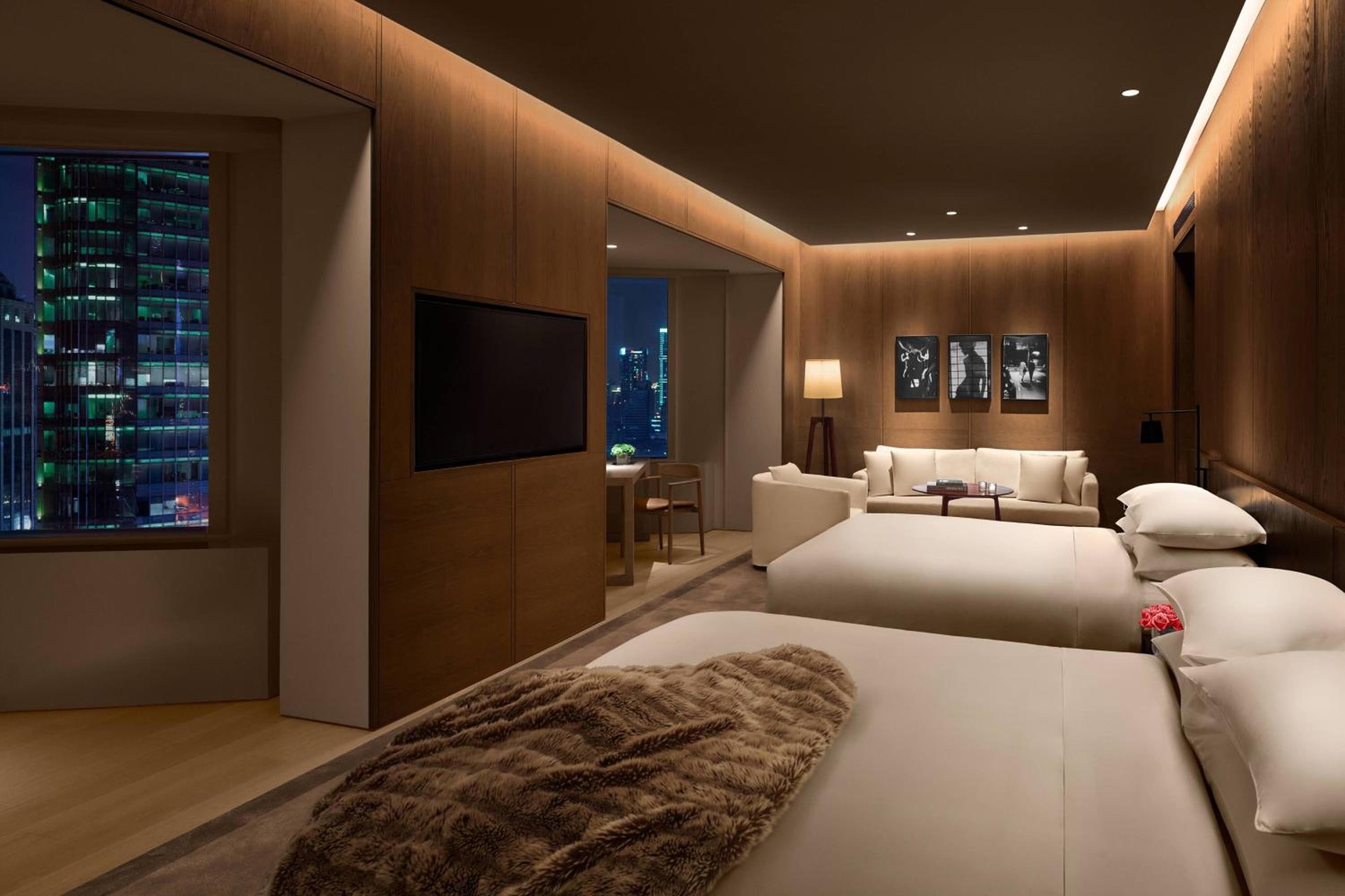 City View Loft with Two Queen Beds photo 2