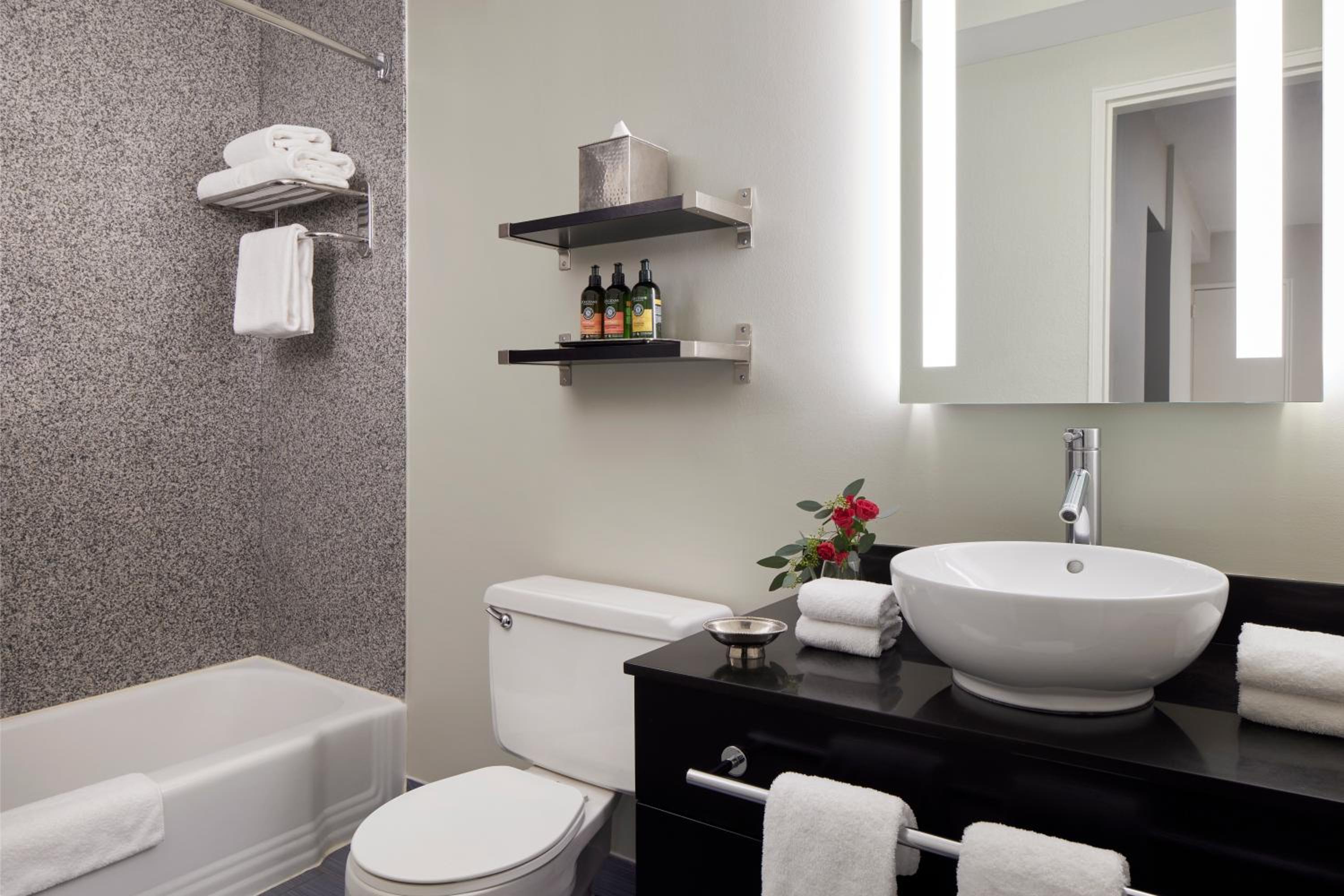 One Bedroom Suite Kitchenette - Photo 3