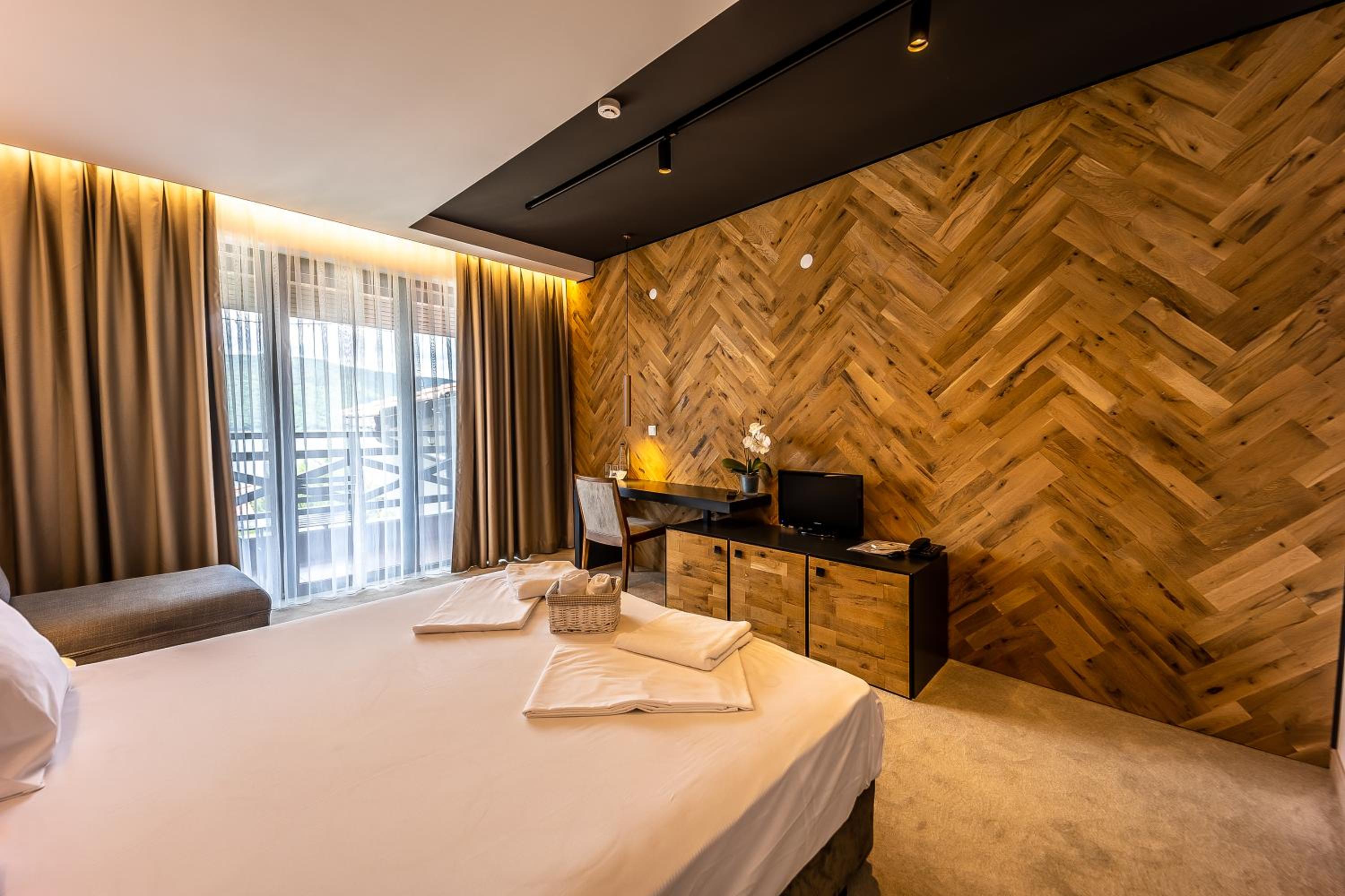 Double or Twin Room - Photo 2