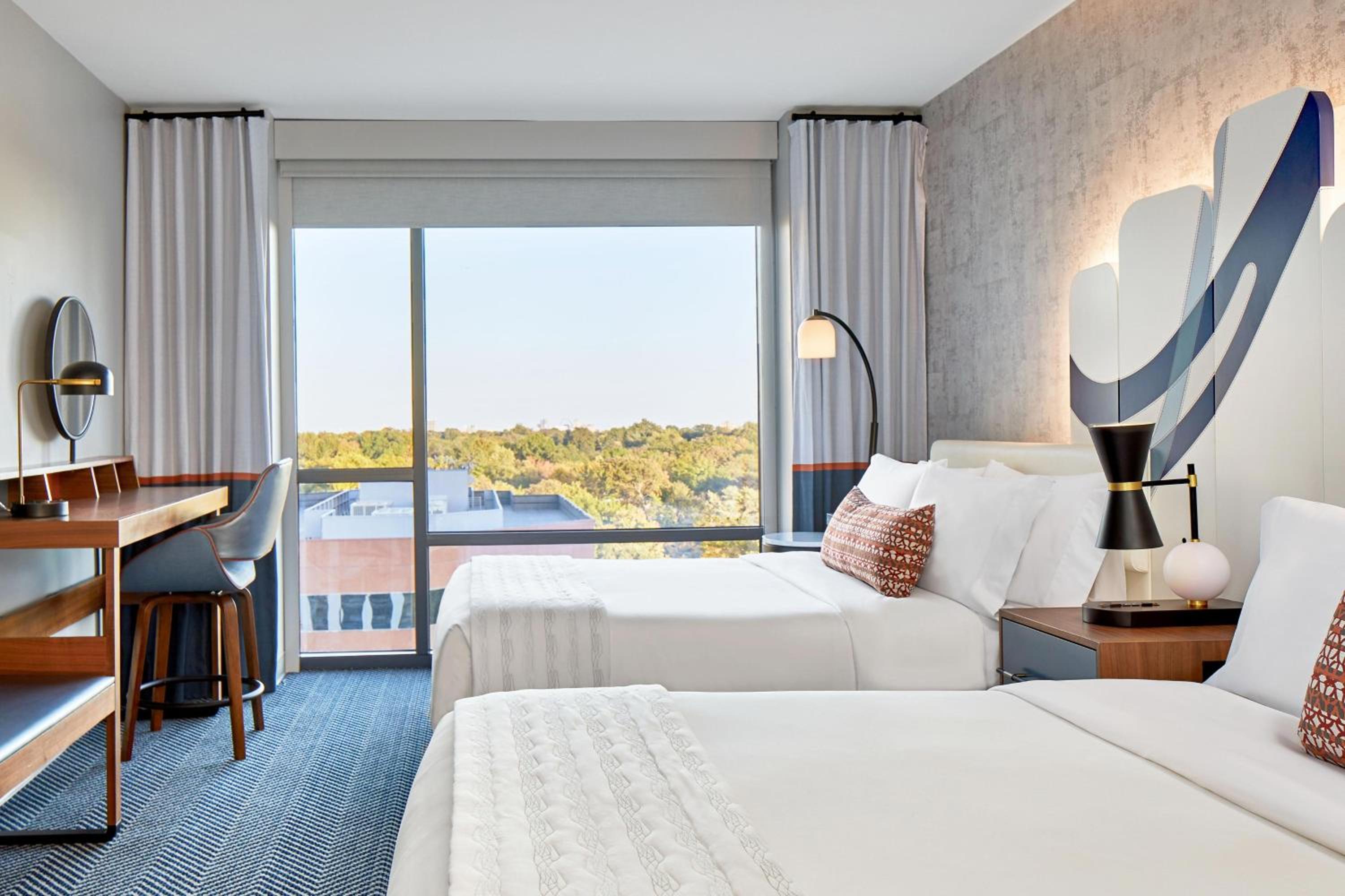 Deluxe Guest room, 2 Queen - Photo 1