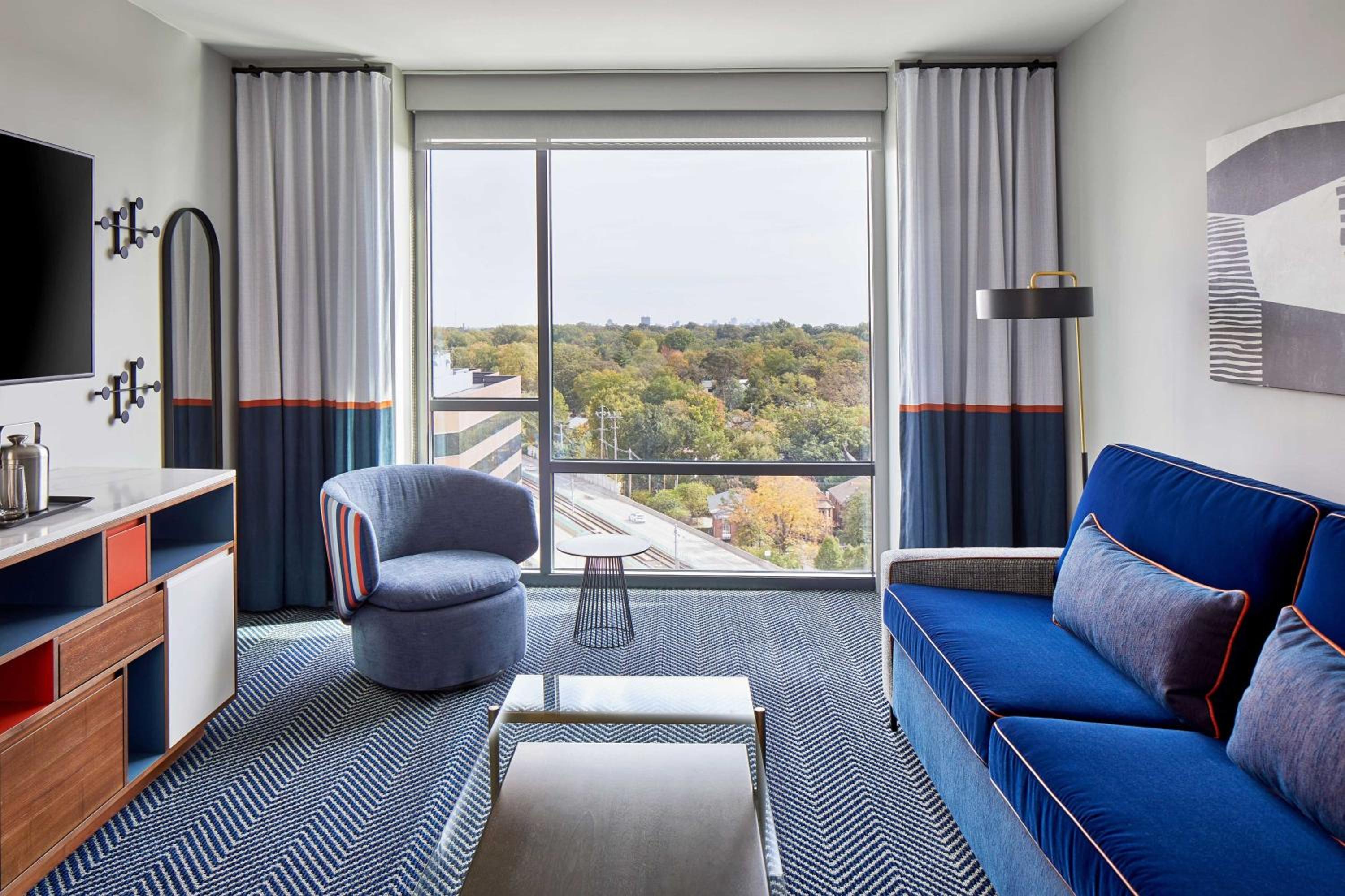 Suite, 1 King, Sofa bed - Photo 6