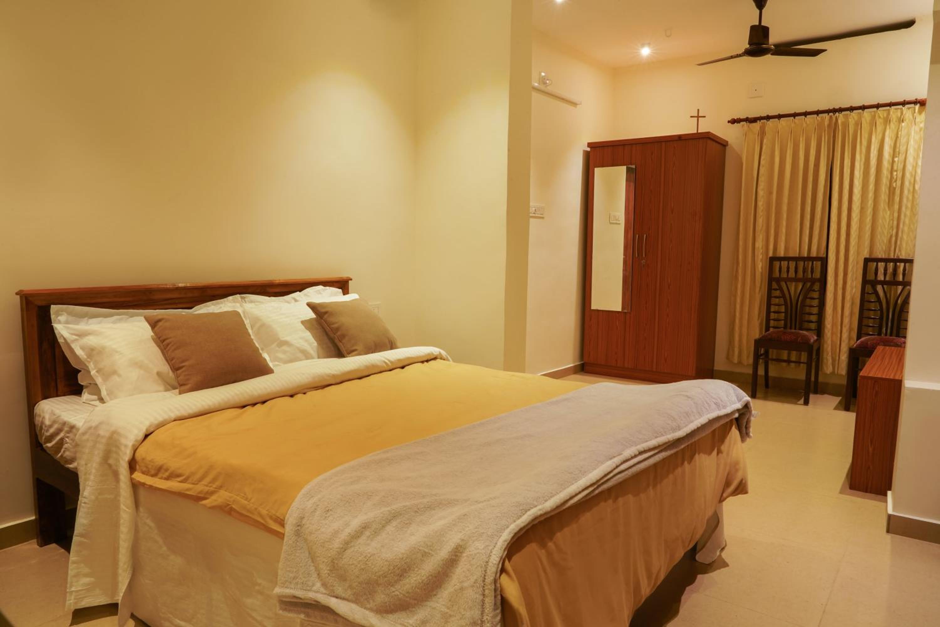 Three-Bedroom House photo 1