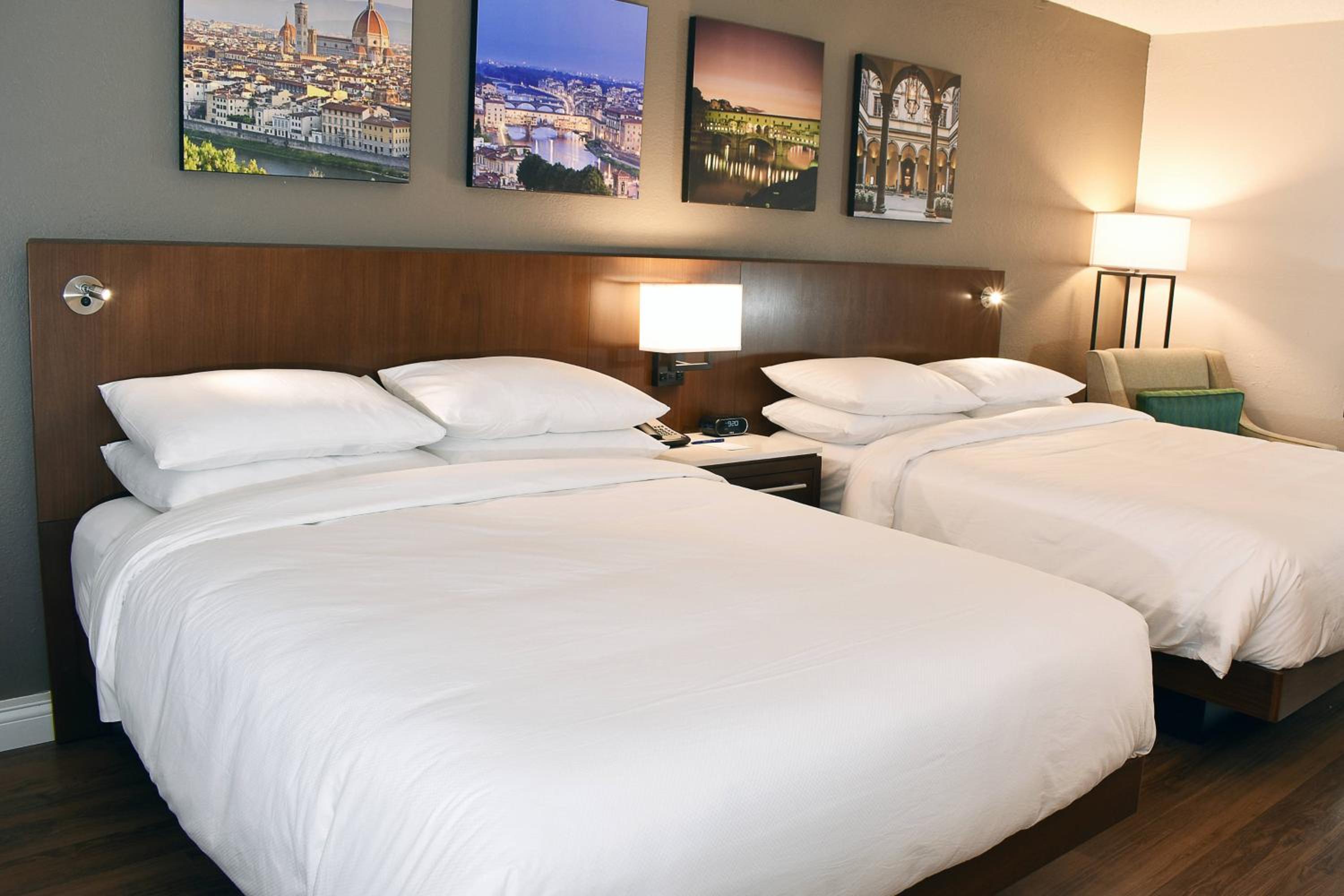 Guest Room with Two Queen Beds - Photo 4