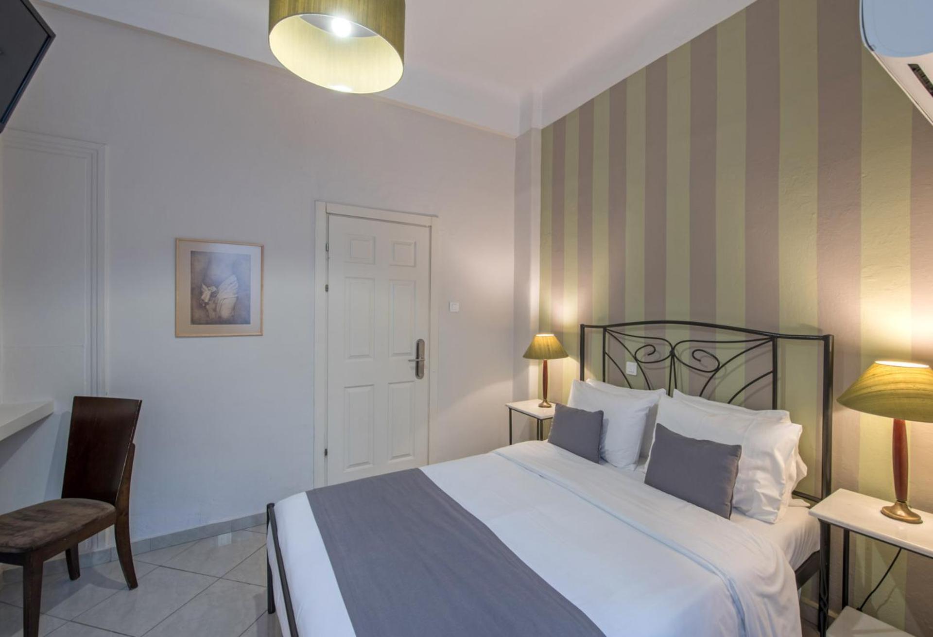 Comfort Room Super Deal photo 1