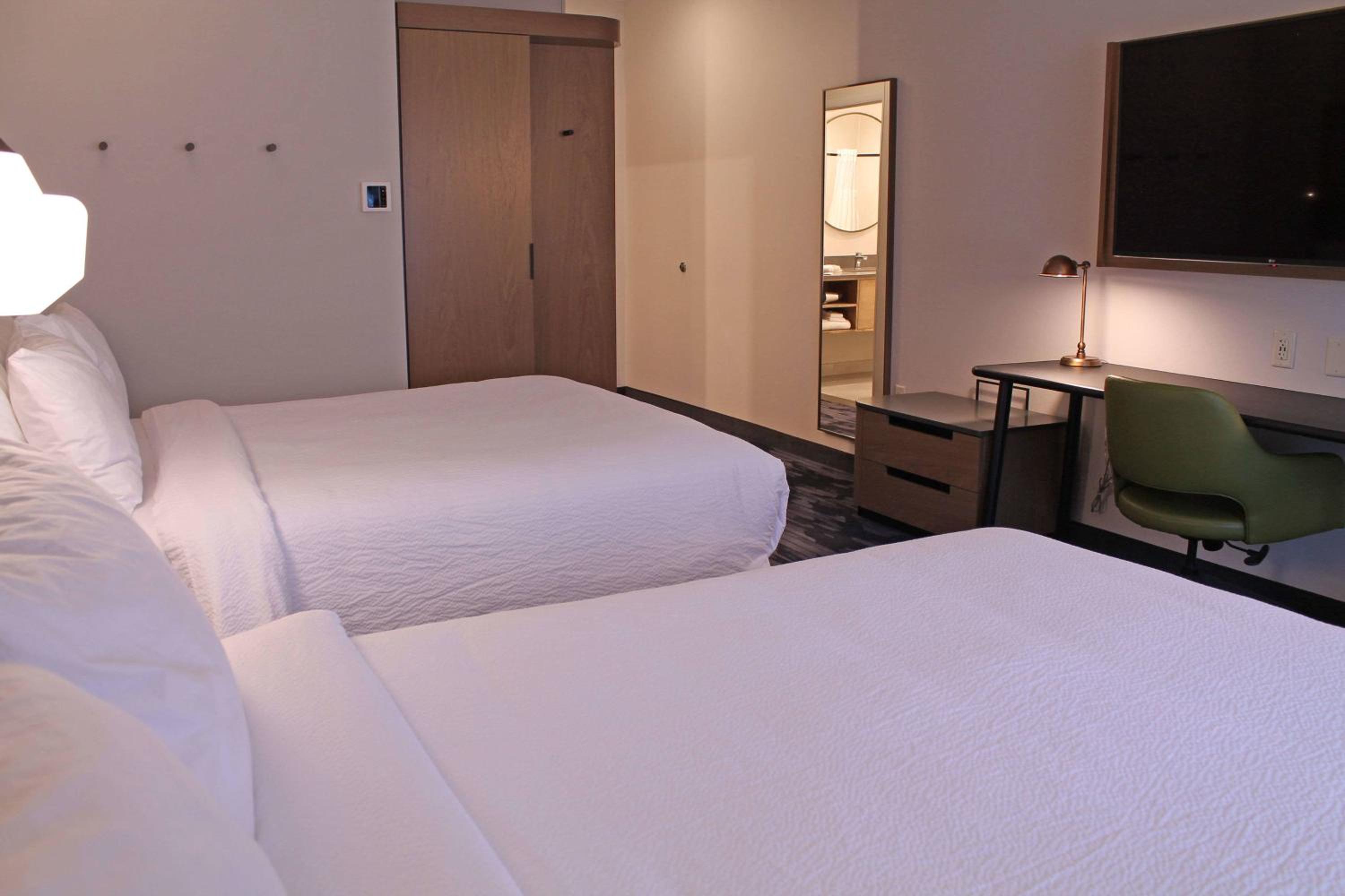 Double Queen Room - Photo 3