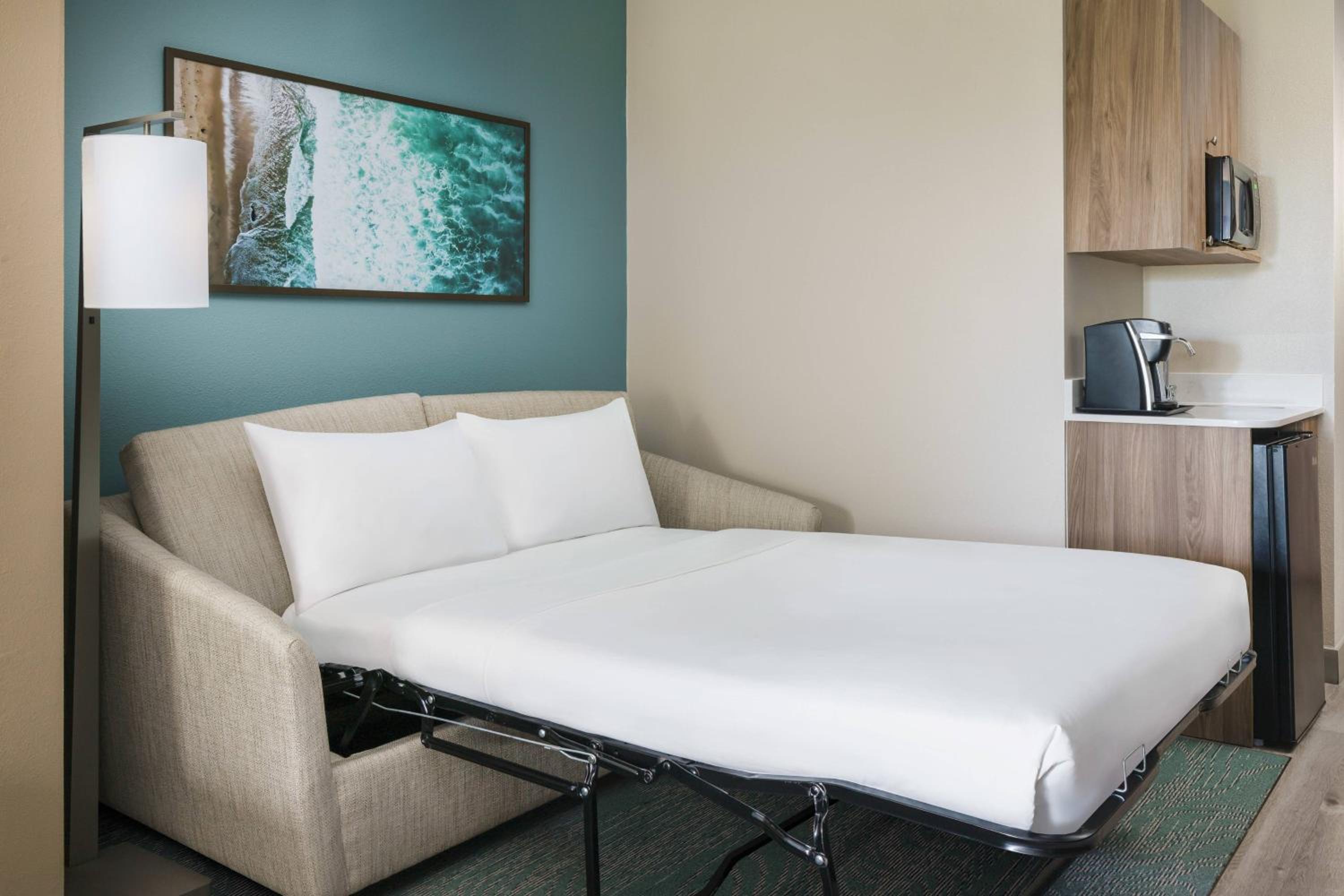 Suite, 2 Queen, Sofa bed photo 2